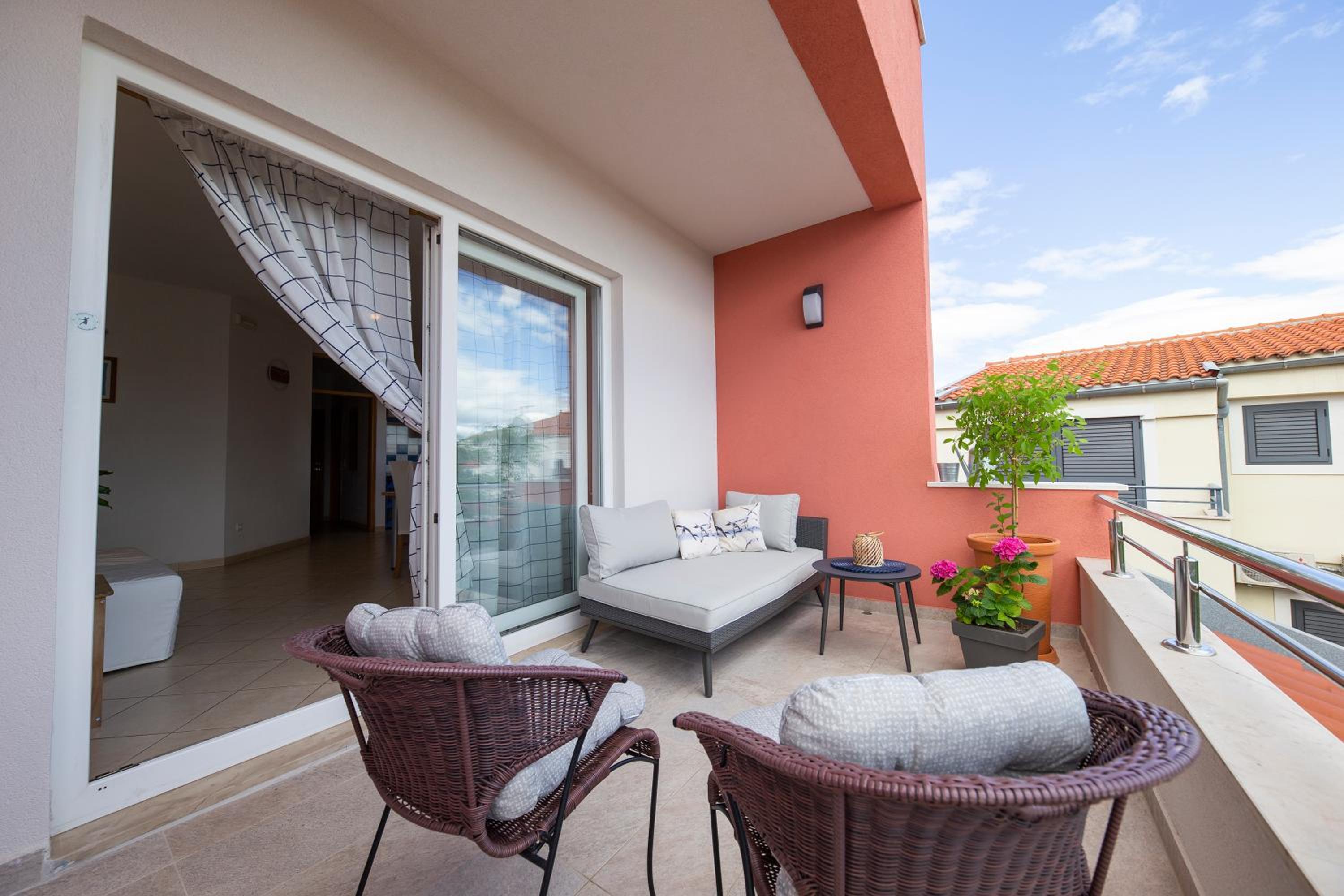 Apartments Leonarda view 5