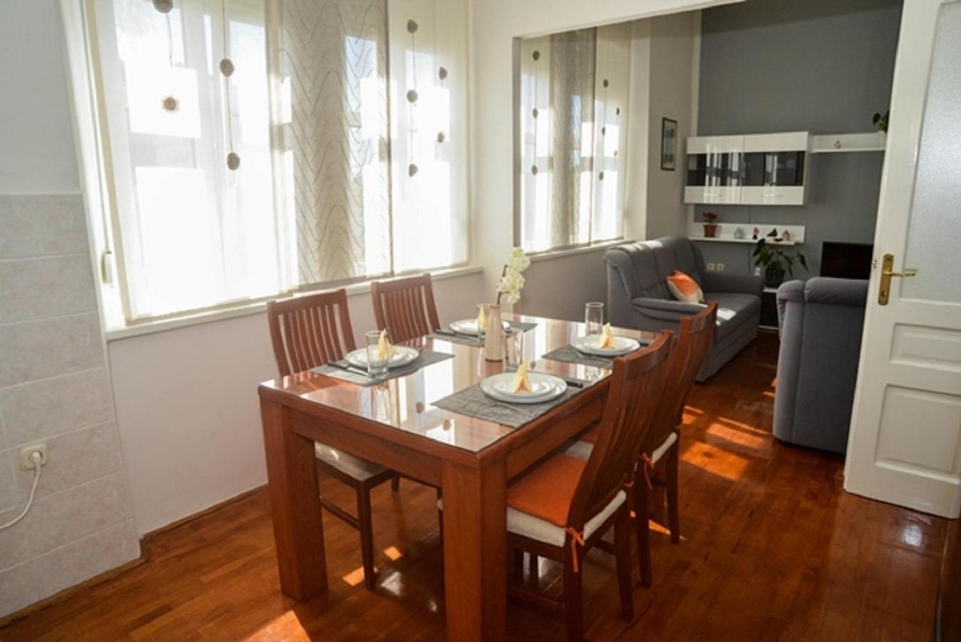 Apartment Claudia, near old town, free parking place view 4