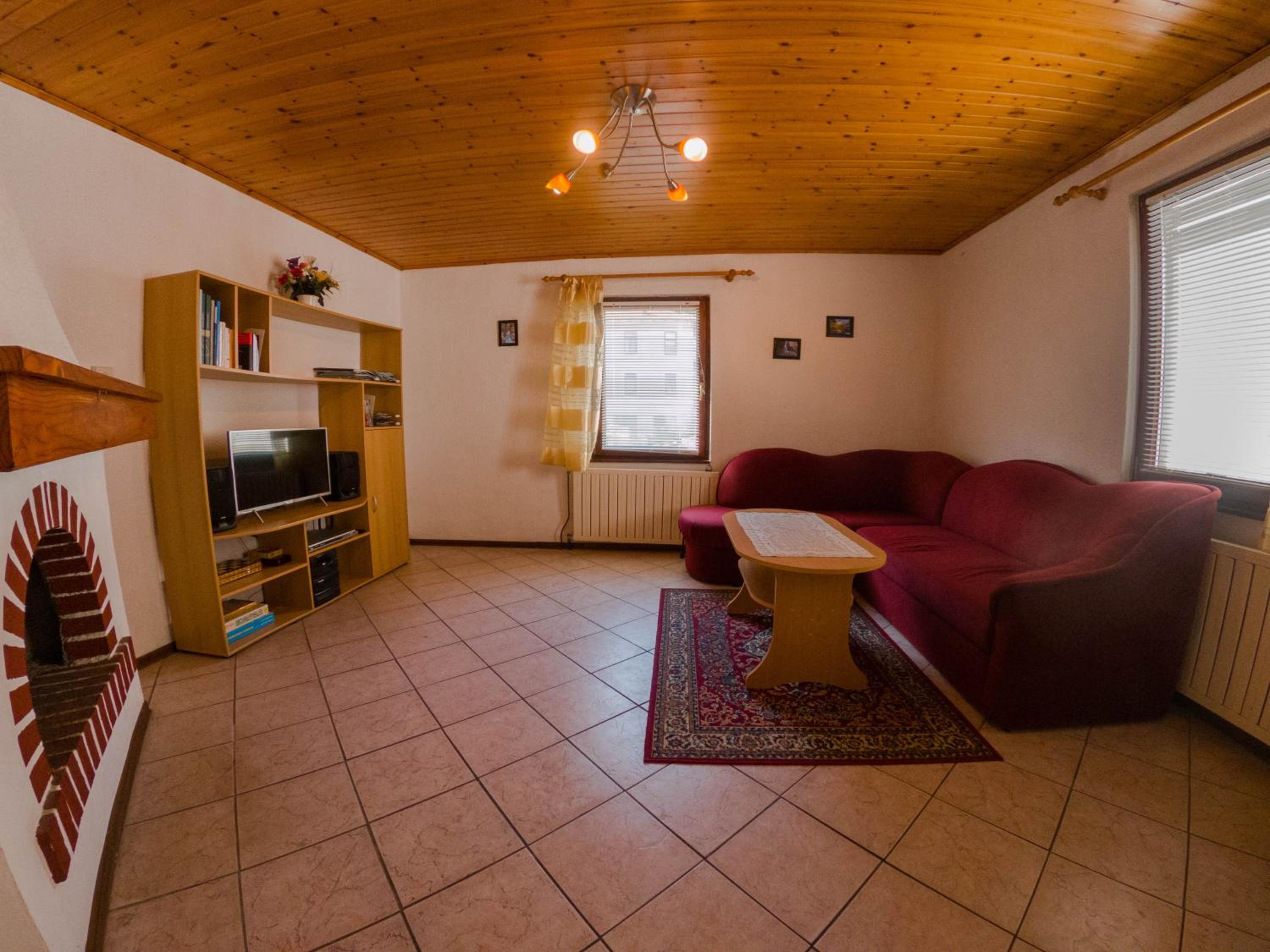 Photo 33