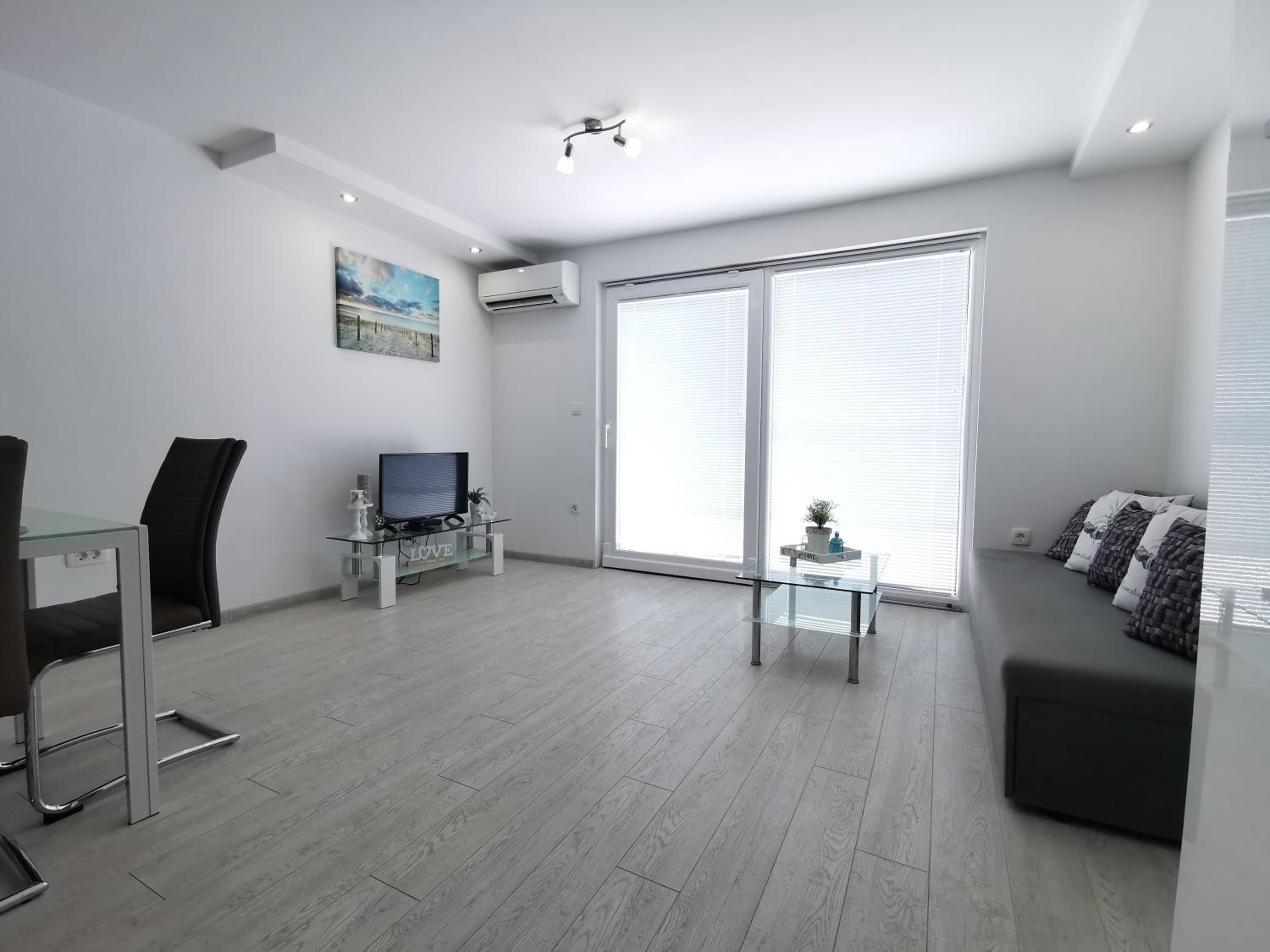 Apartments Rita Nemira view 4