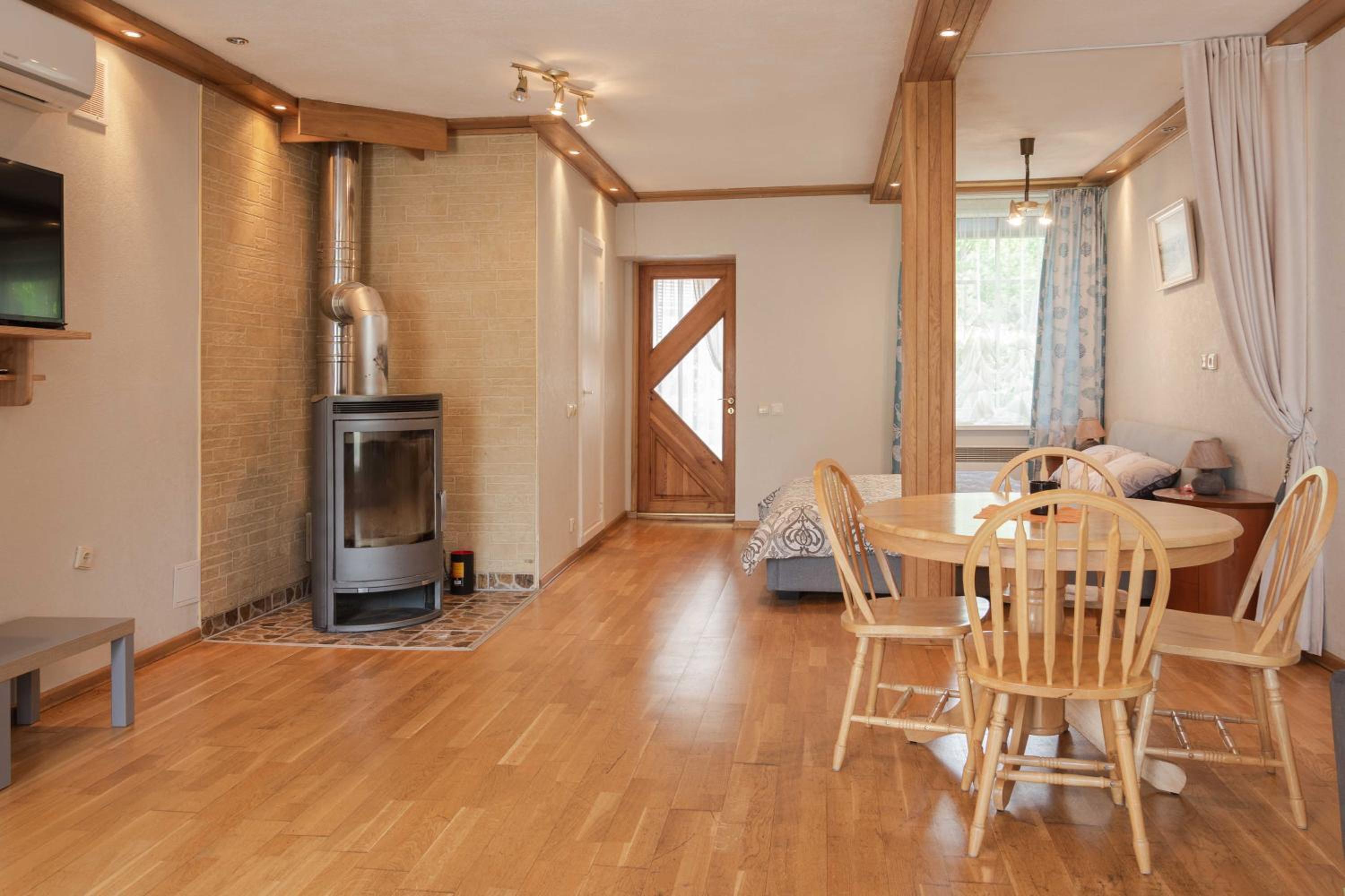 Cozy one room apartment with yard