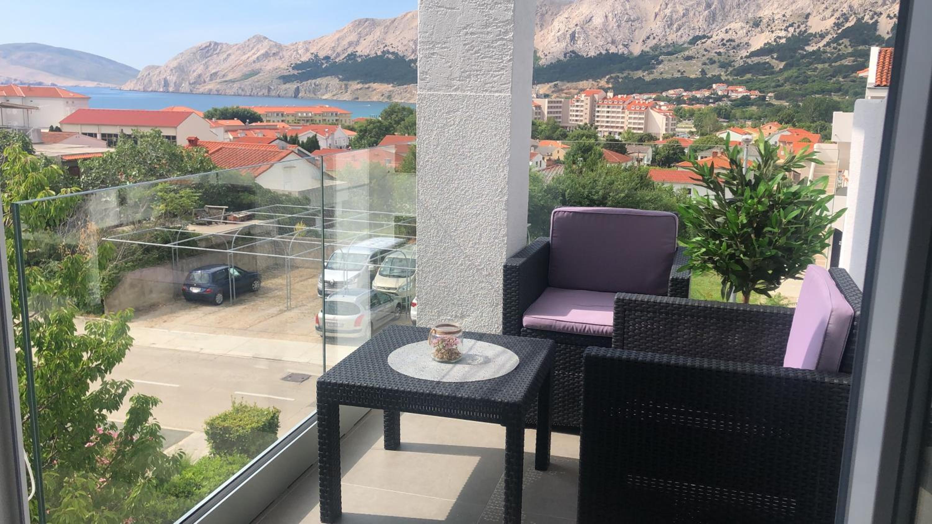 King's Apartment view 2