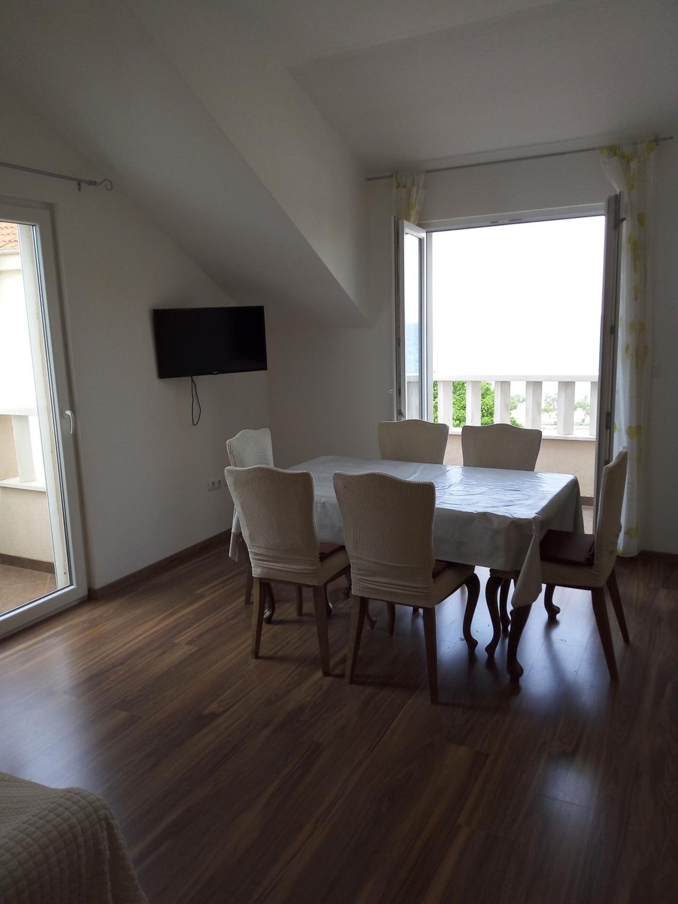 Apartments Zvonimir,place by the sea view 3