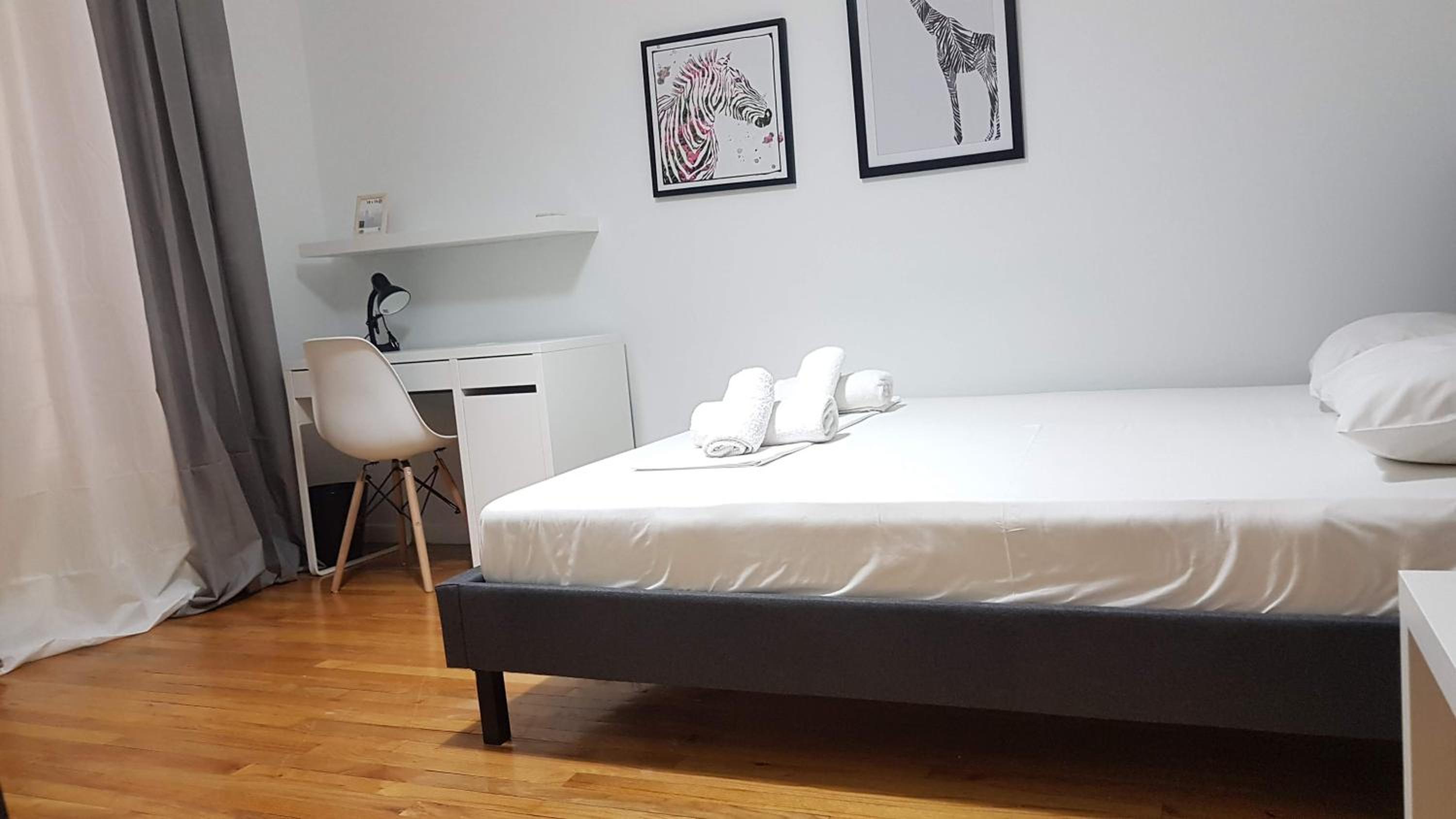 Olive Apartment - Athens Center, 4 Bedrooms, 1.5 Bathrooms