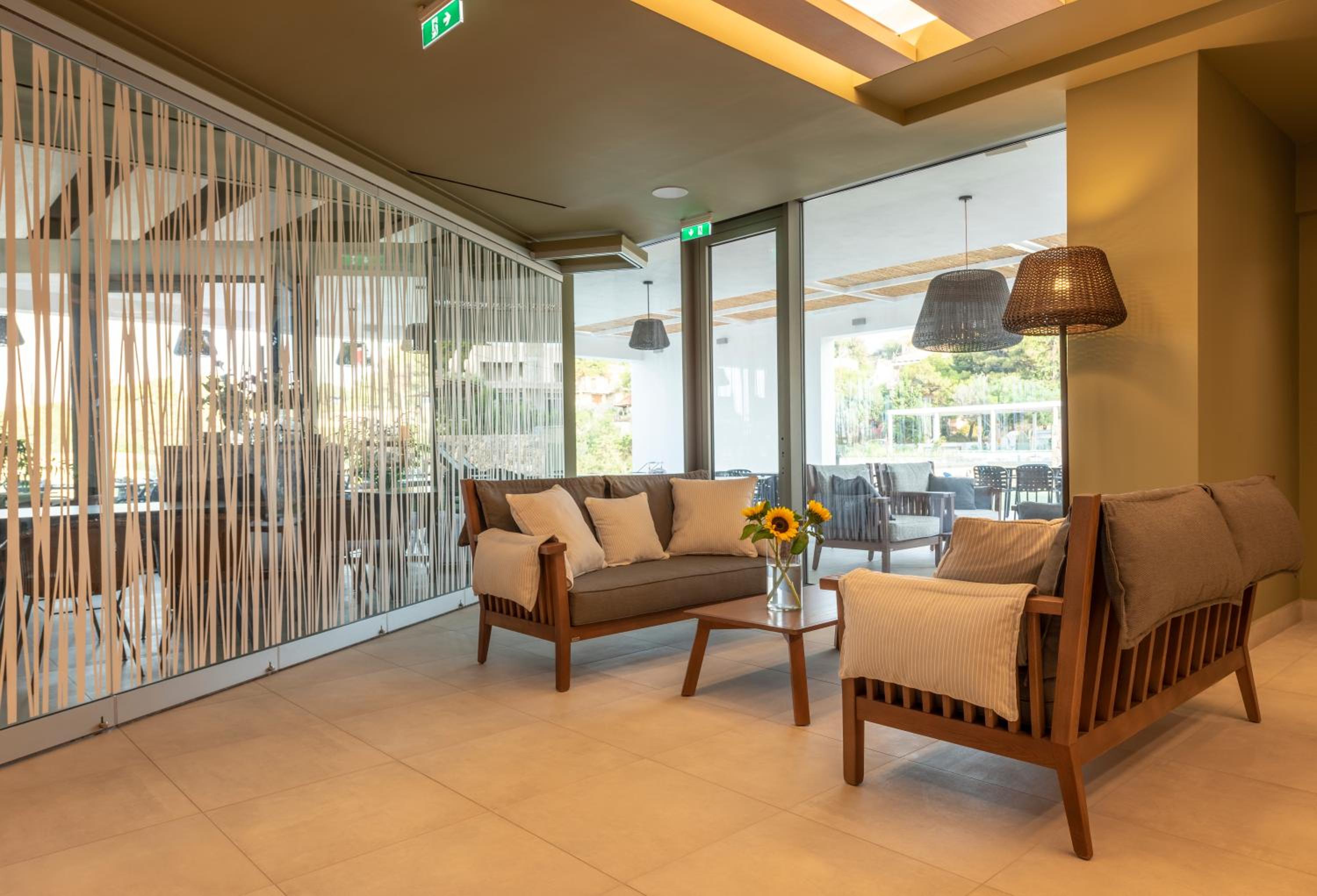 Lobby & Reception