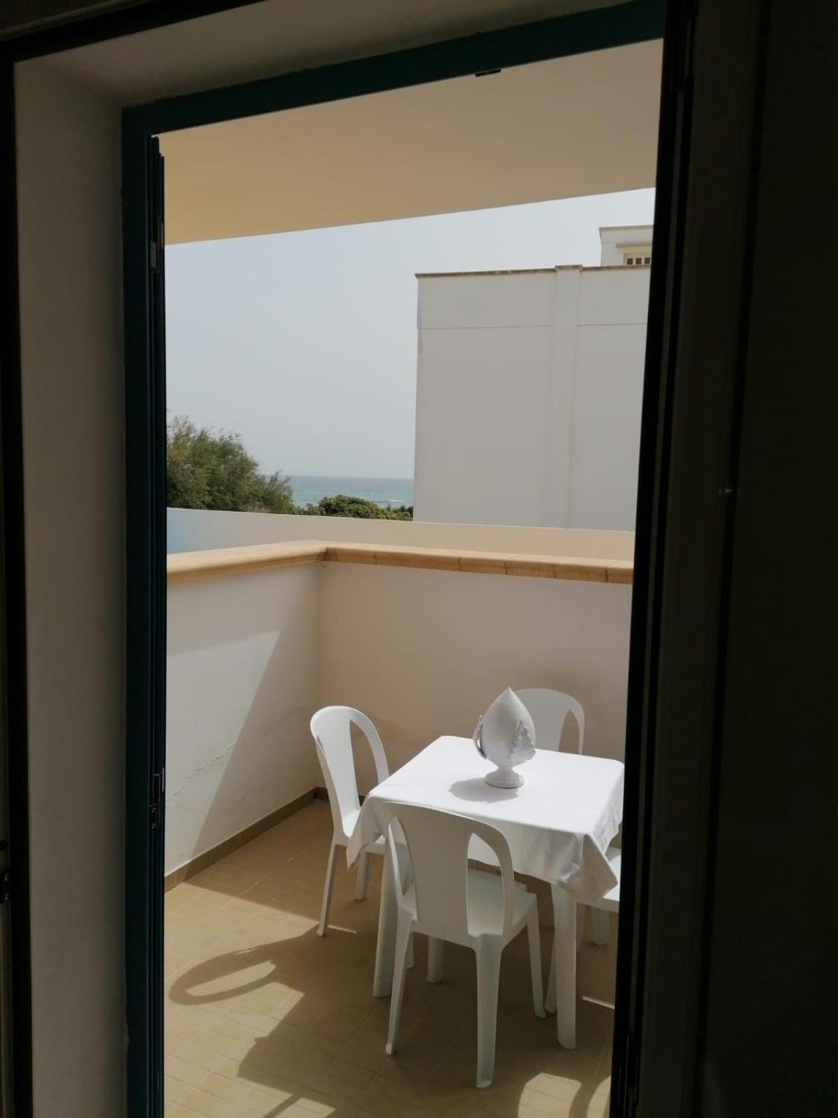 Residence Vista Mare - Appartamenti a 50 mt dal Mare - Verso Sud view 3
