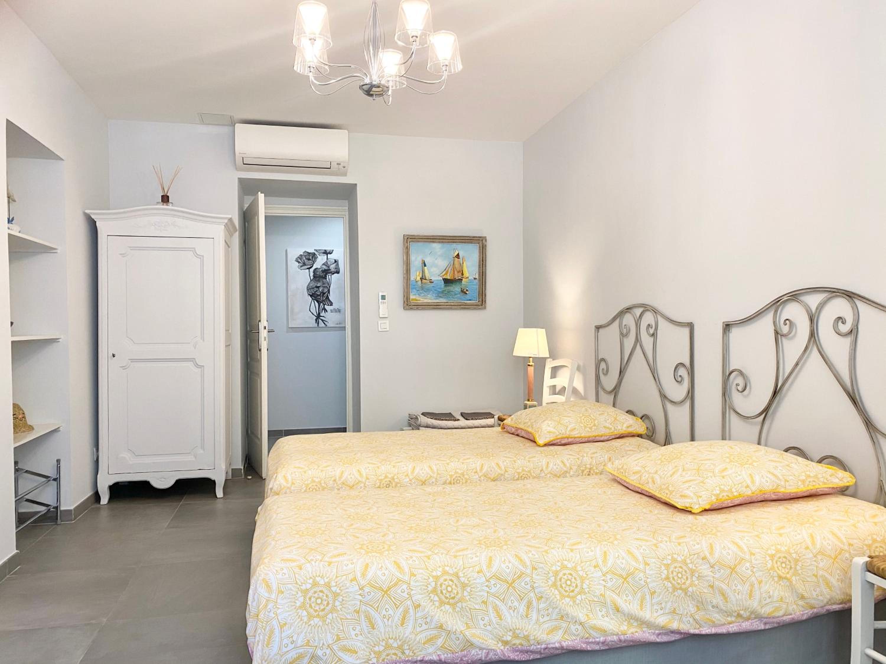 Cozy 2BR Appartment near the Port of Nice photo 4