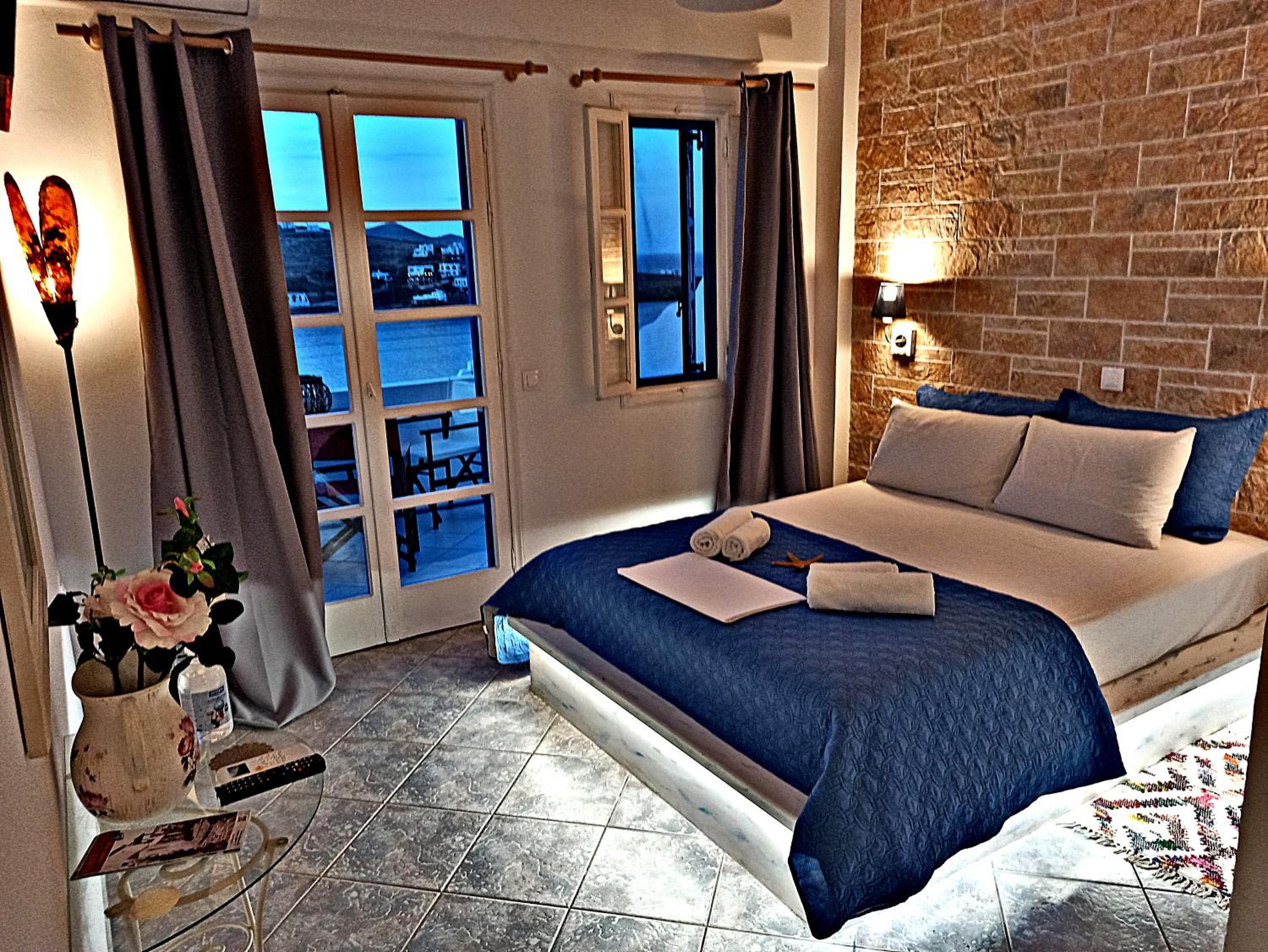 Enjoy Cyclades Studios & Suites - main view
