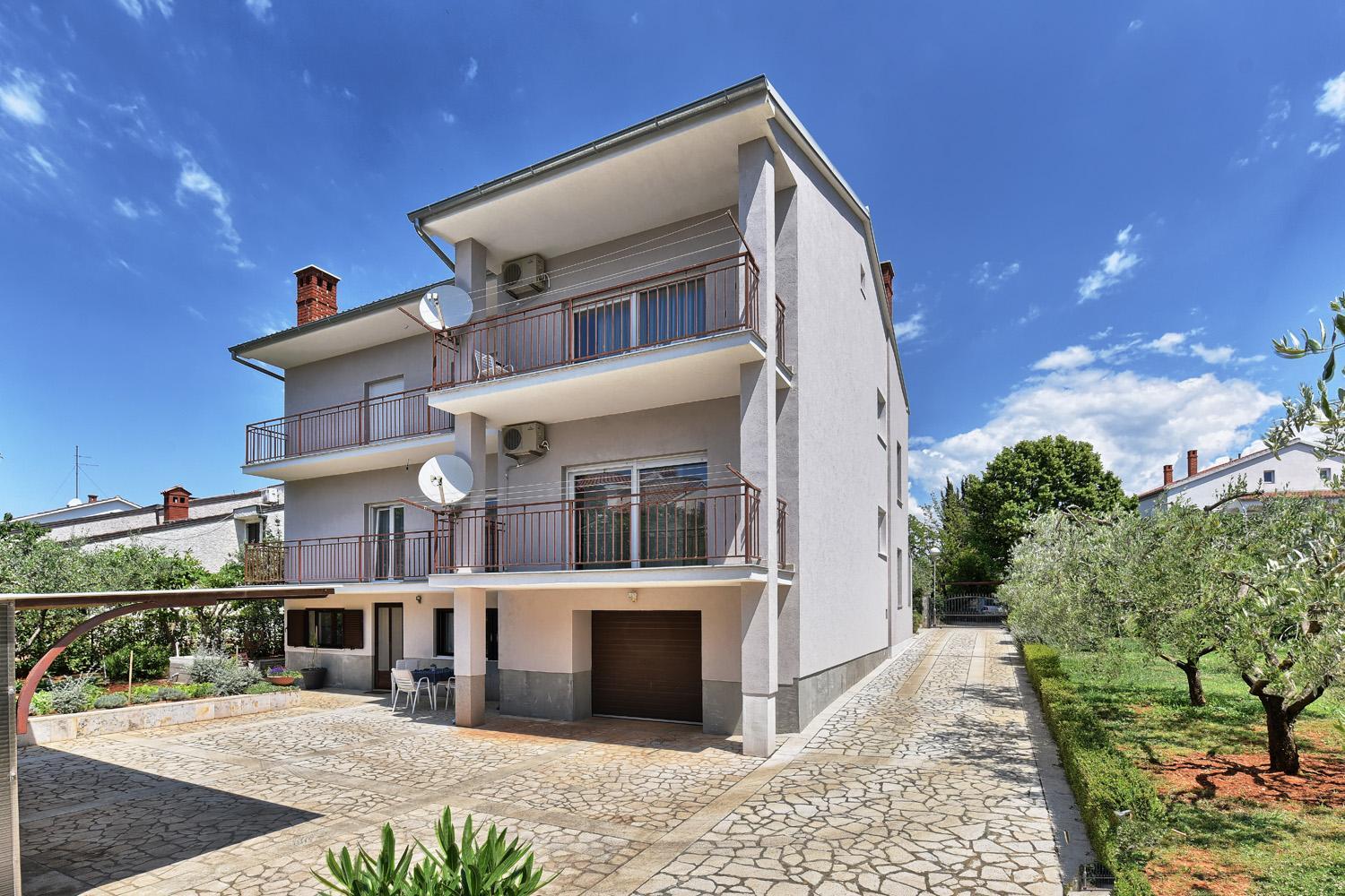 Brezac olive garden apartment view 4