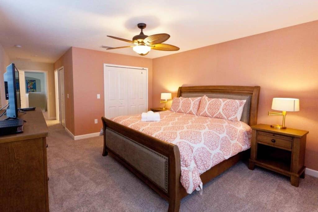 Sleeps 14! Near Disney/Water view/RESORT/FREE WIFI