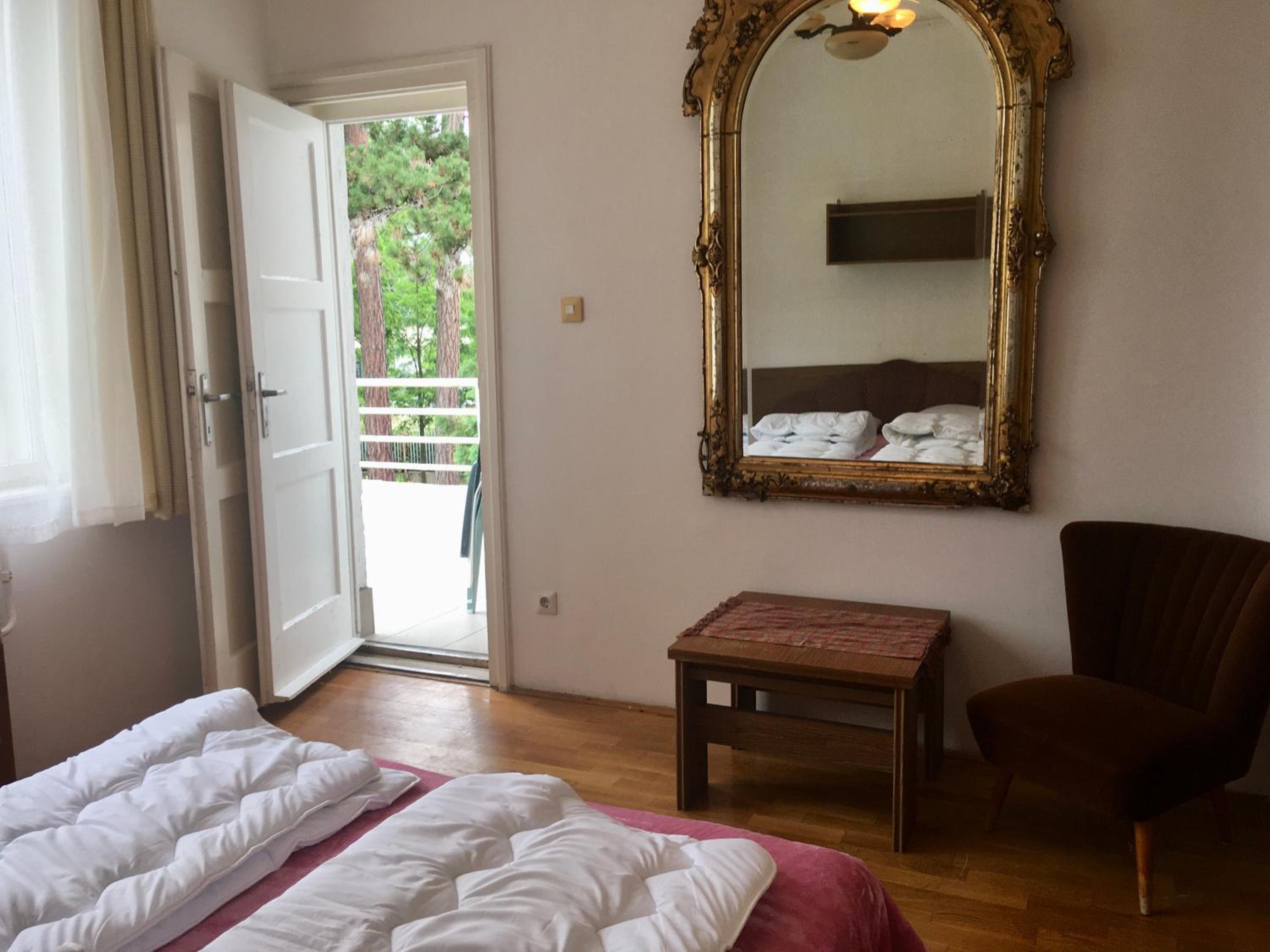 Honvéd n3. apartman view 5