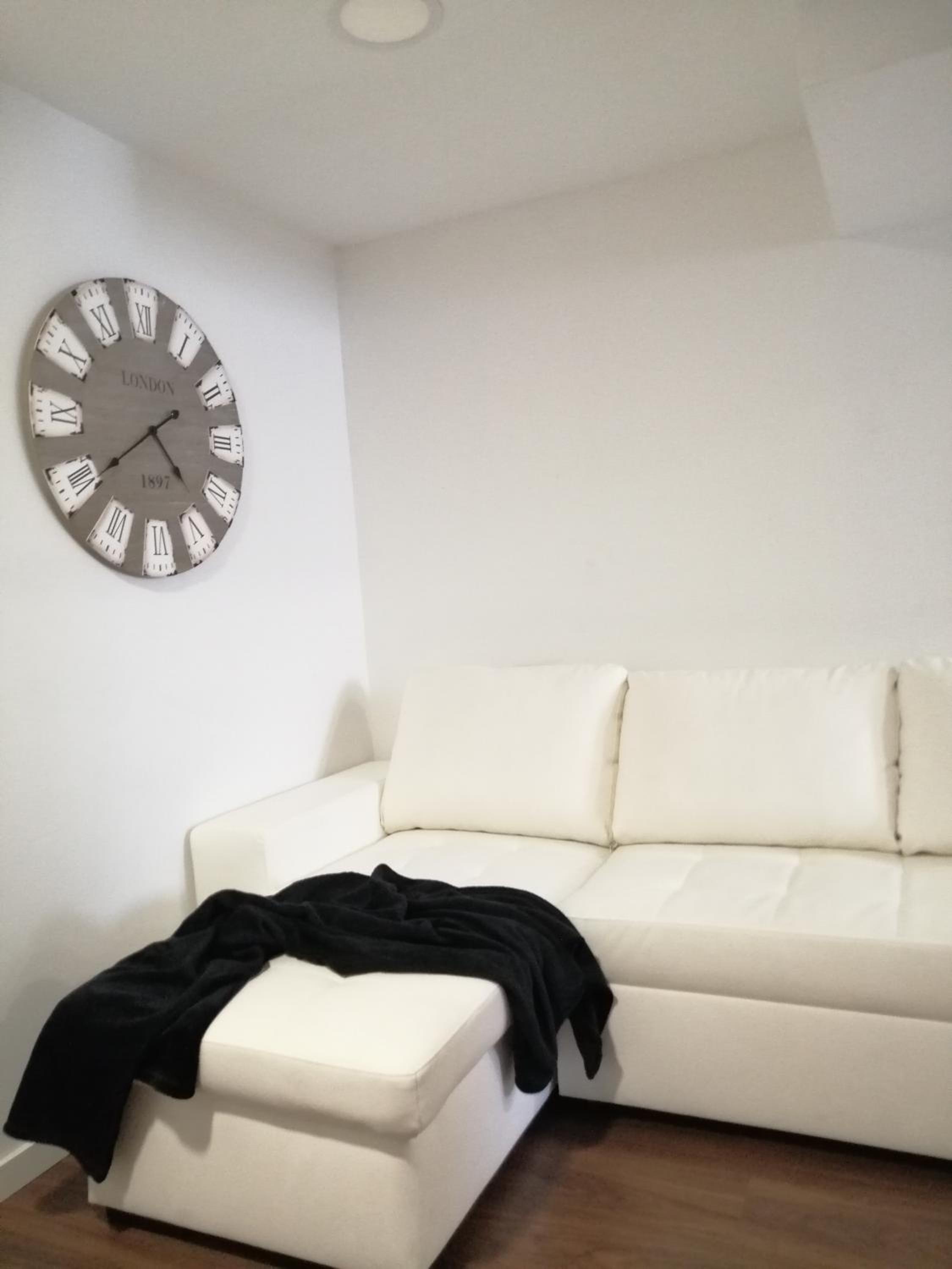 HomeForGuest BIOMA Modern & Minimalist Apartment photo 3