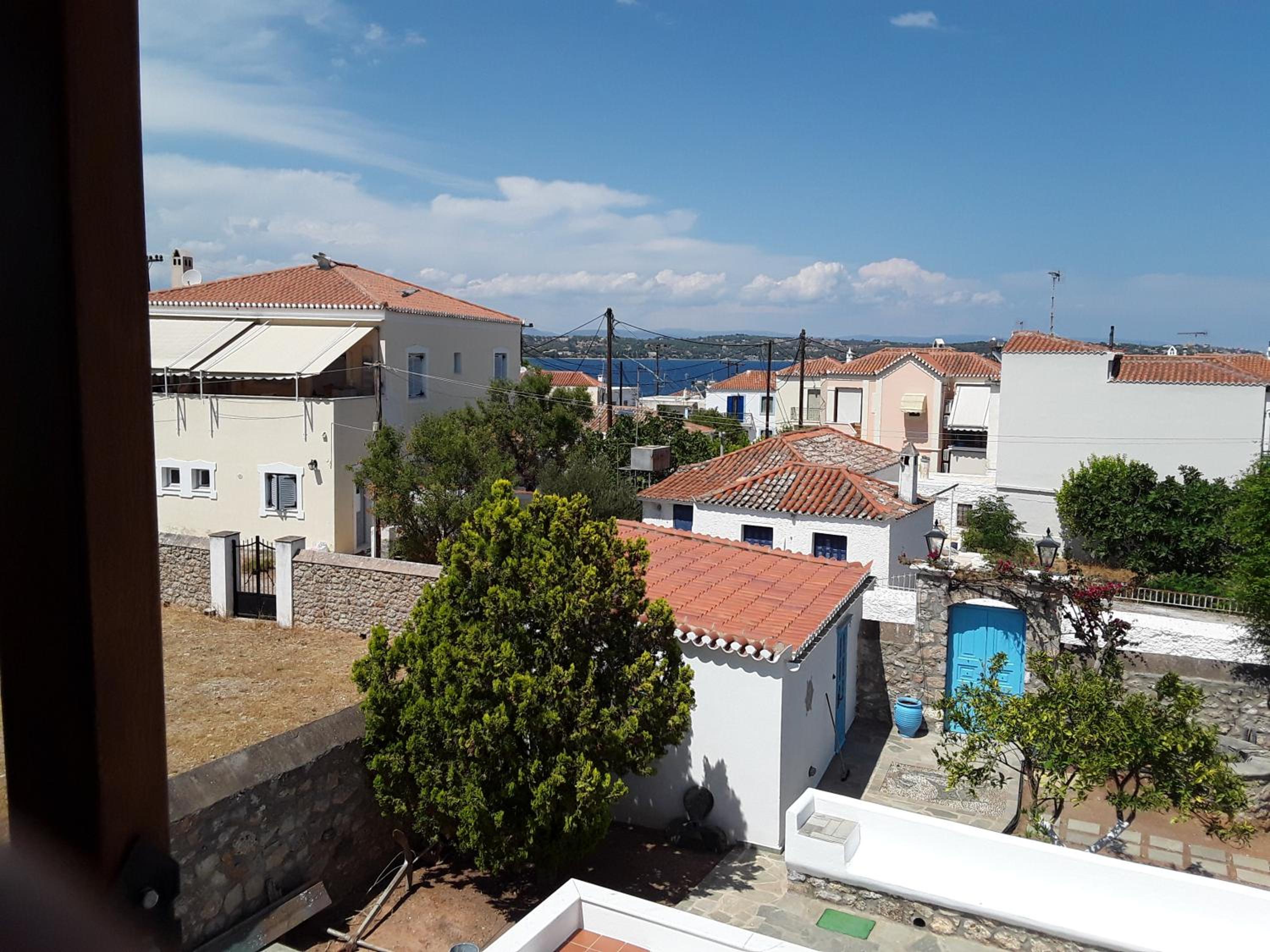 ANEMOS HOUSE