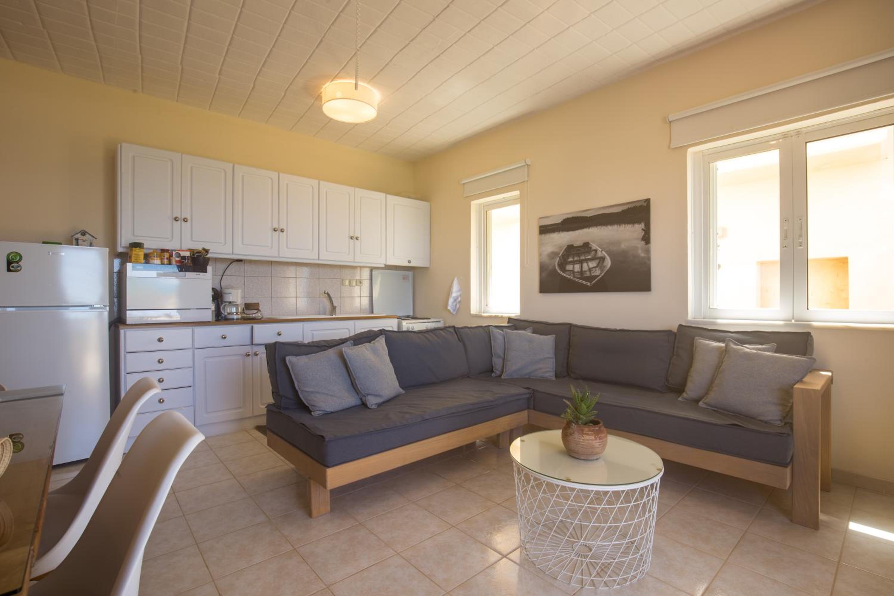 Golden Sun Apartments