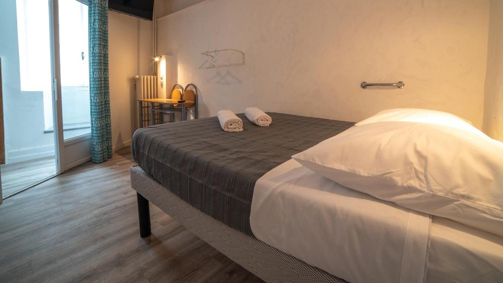 etape gimontoise 32 "Chambre tout confort" view 4