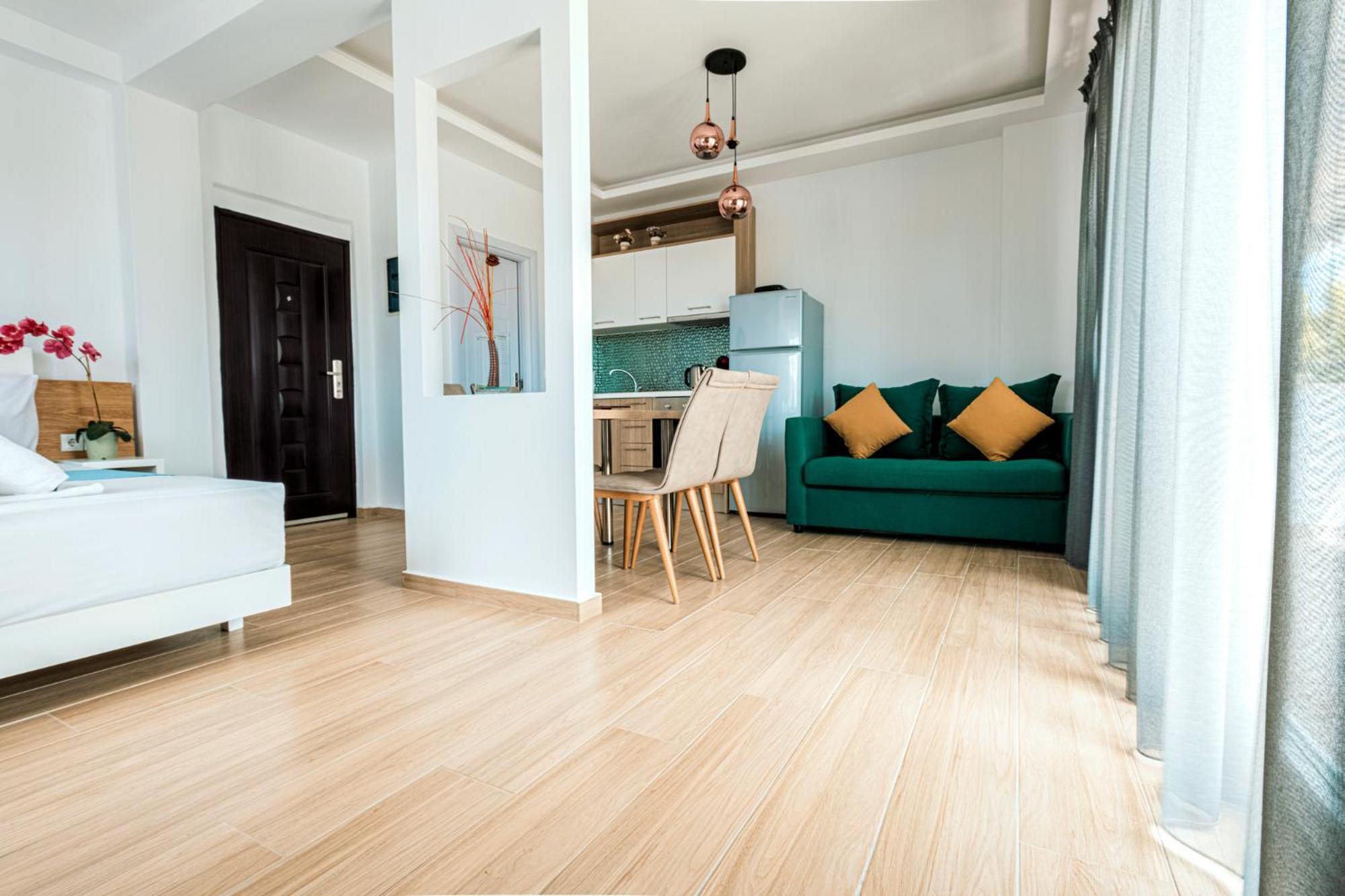 Design Suites Efharis (Chateau) view 3