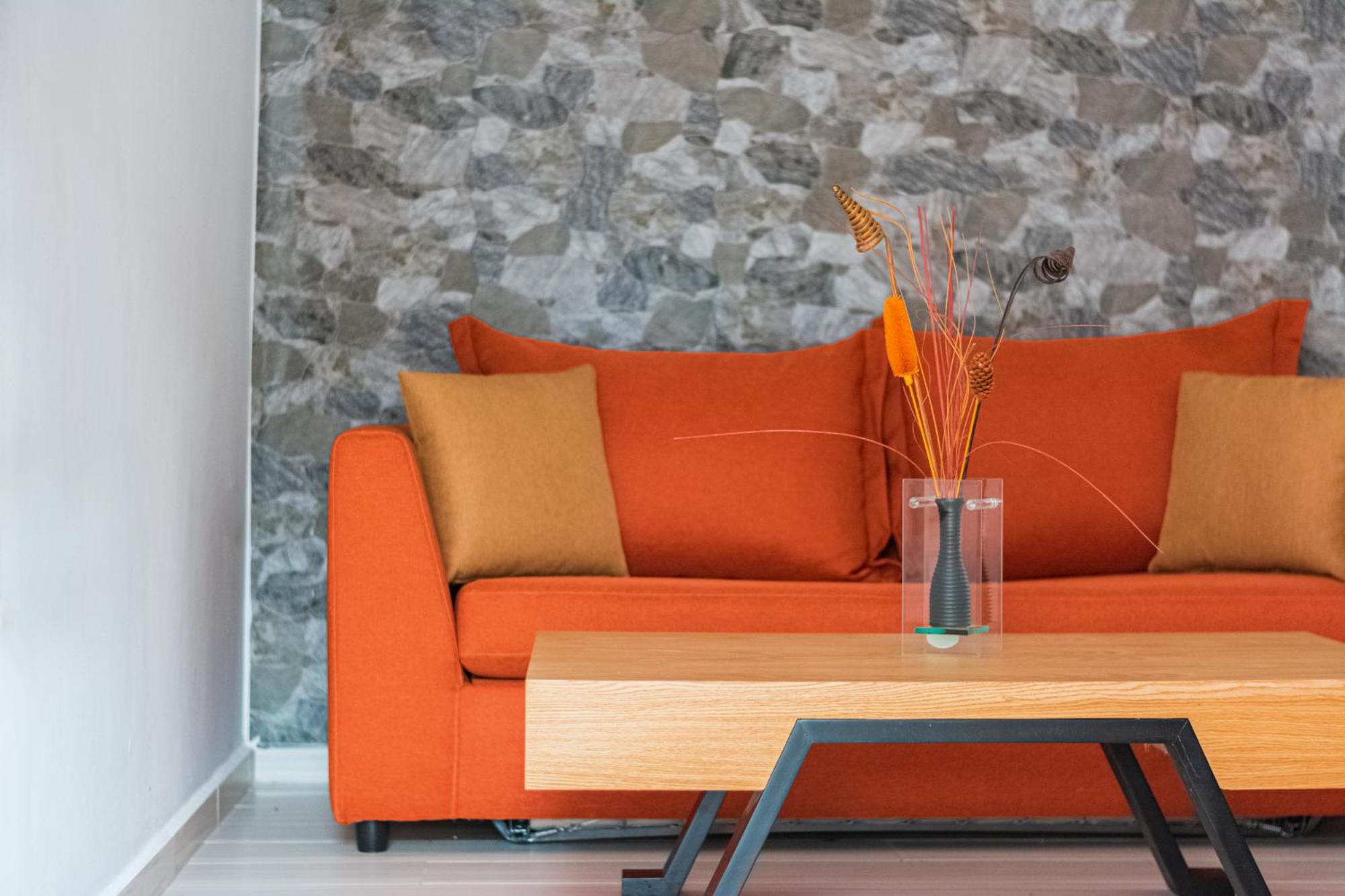 Design Suites Efharis (Syrah) view 2