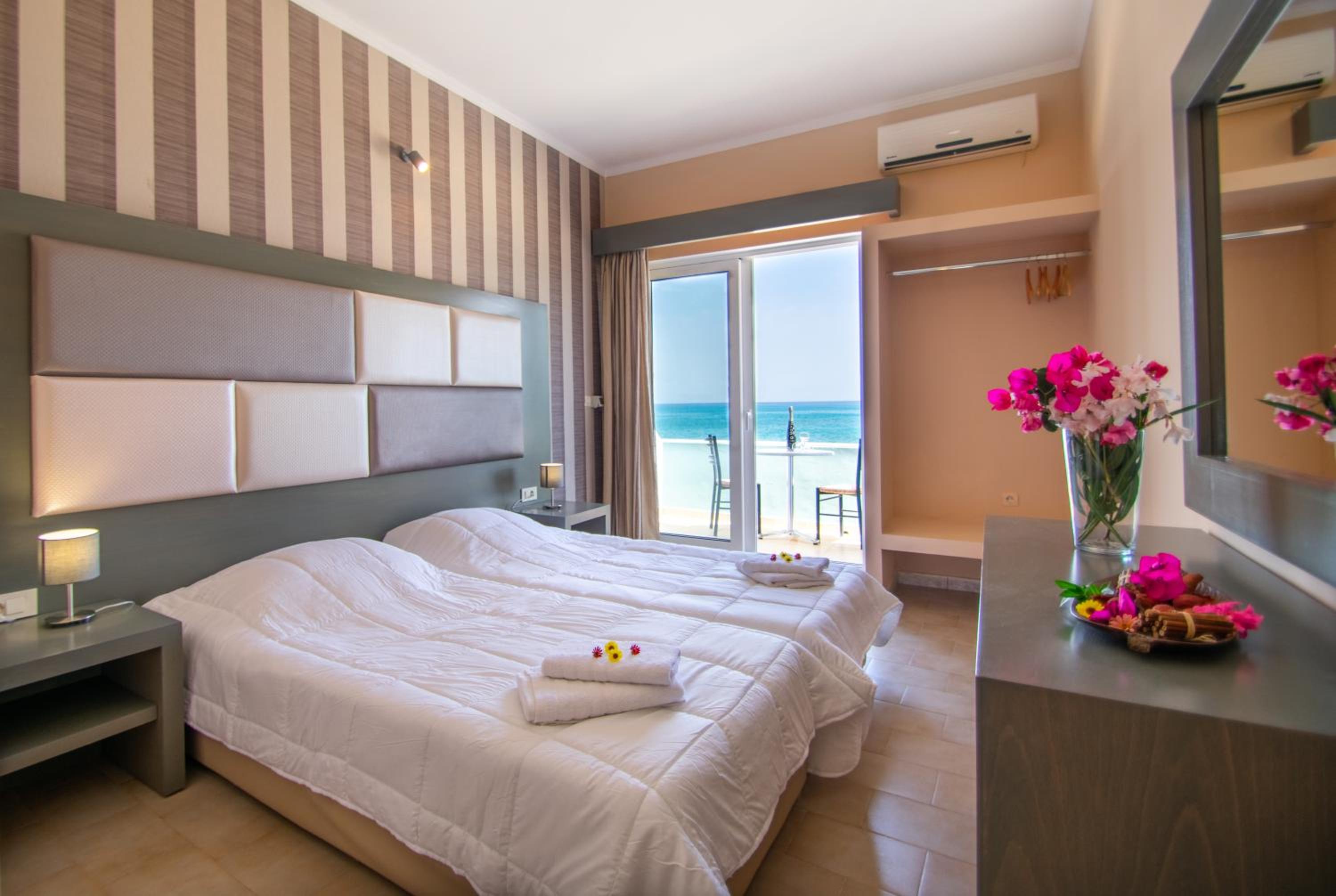 Aktypis Beachfront Studios photo 2