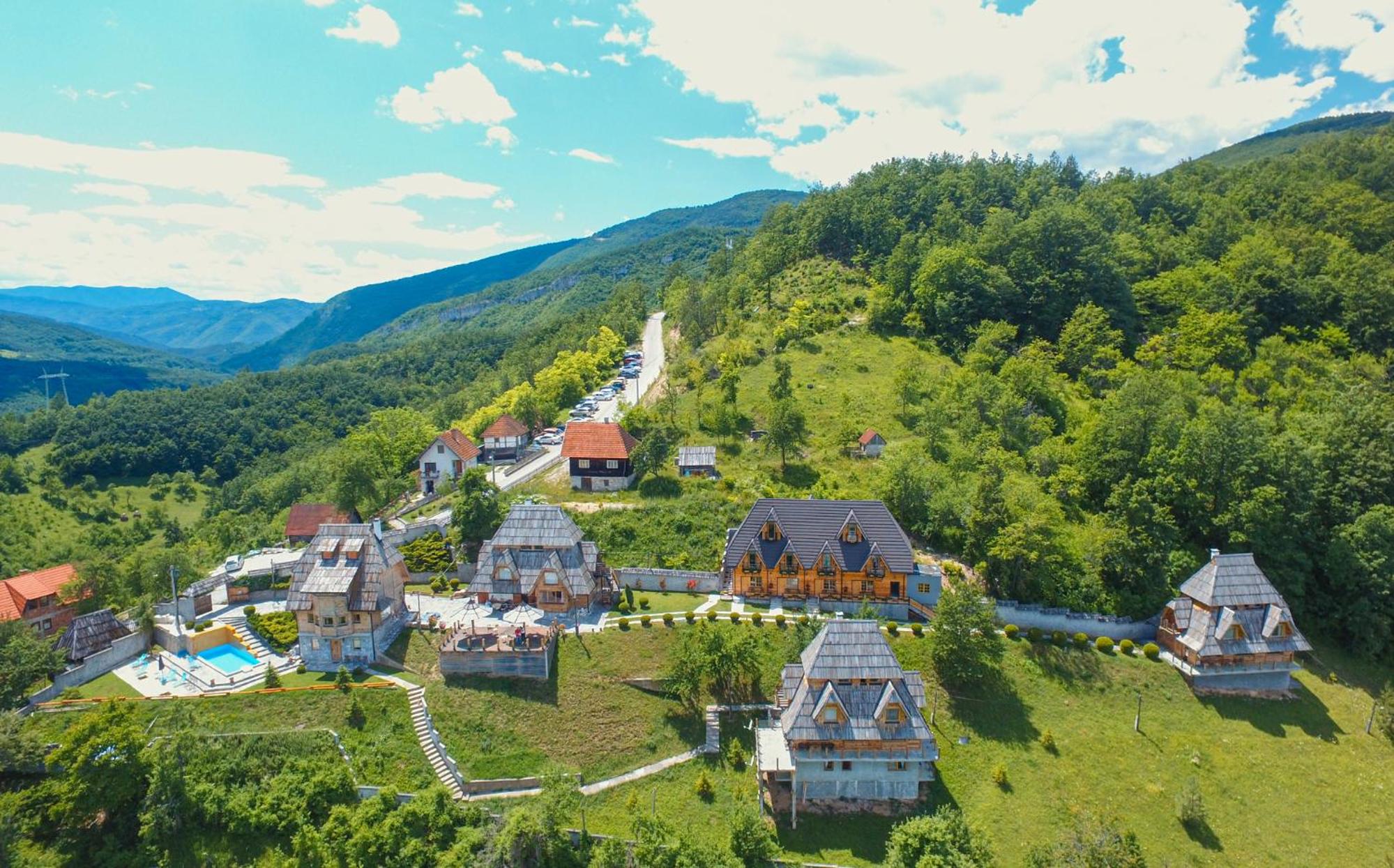 Neva sobe sa pogledom na planine view 2