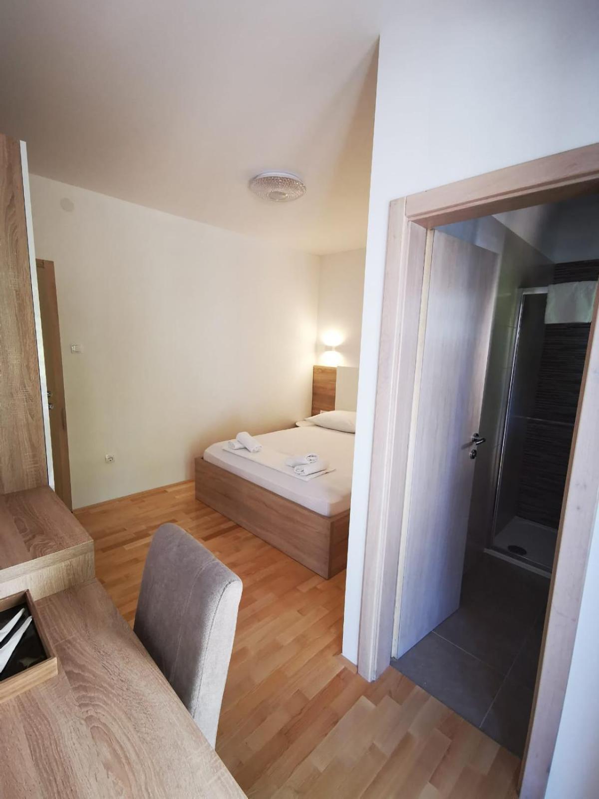 Apartments and Rooms Ventura