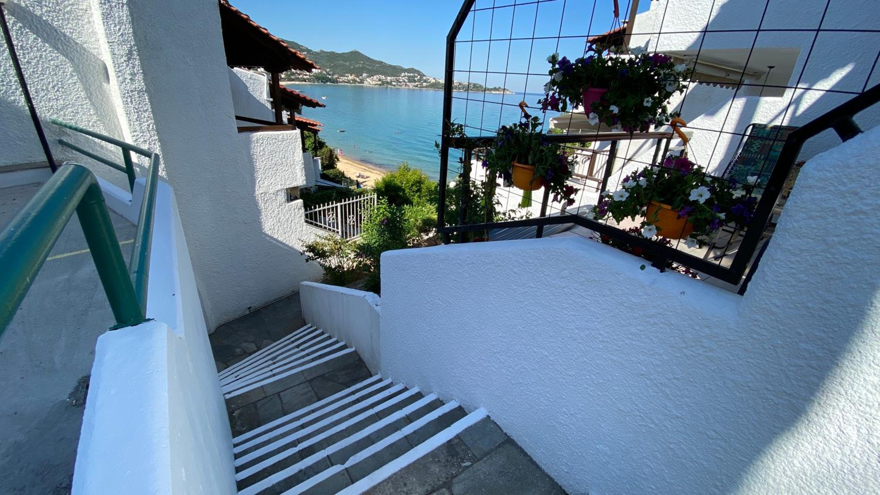 Irini Seaside Apartment