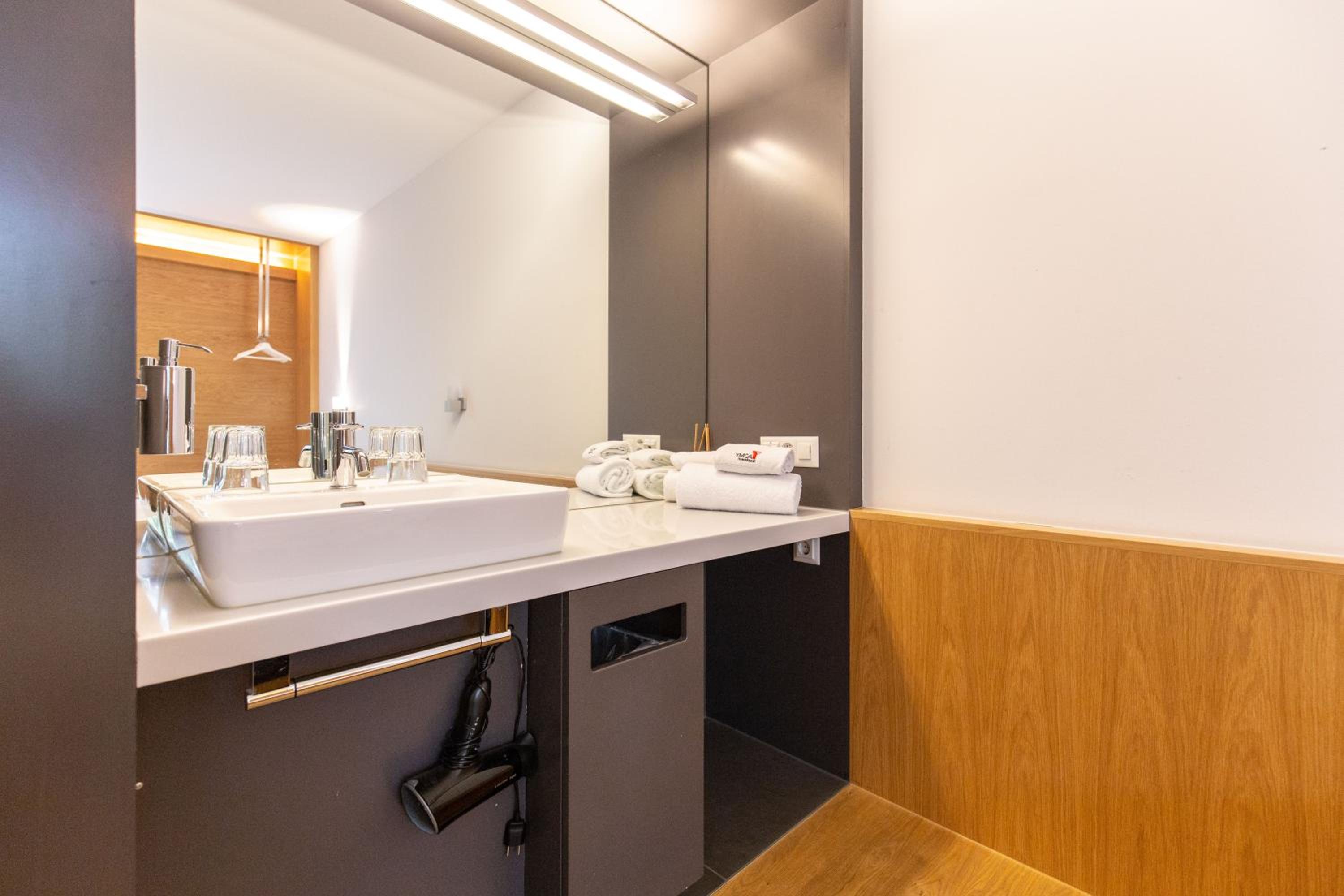 Capsule Hotel by Hyve Basel City