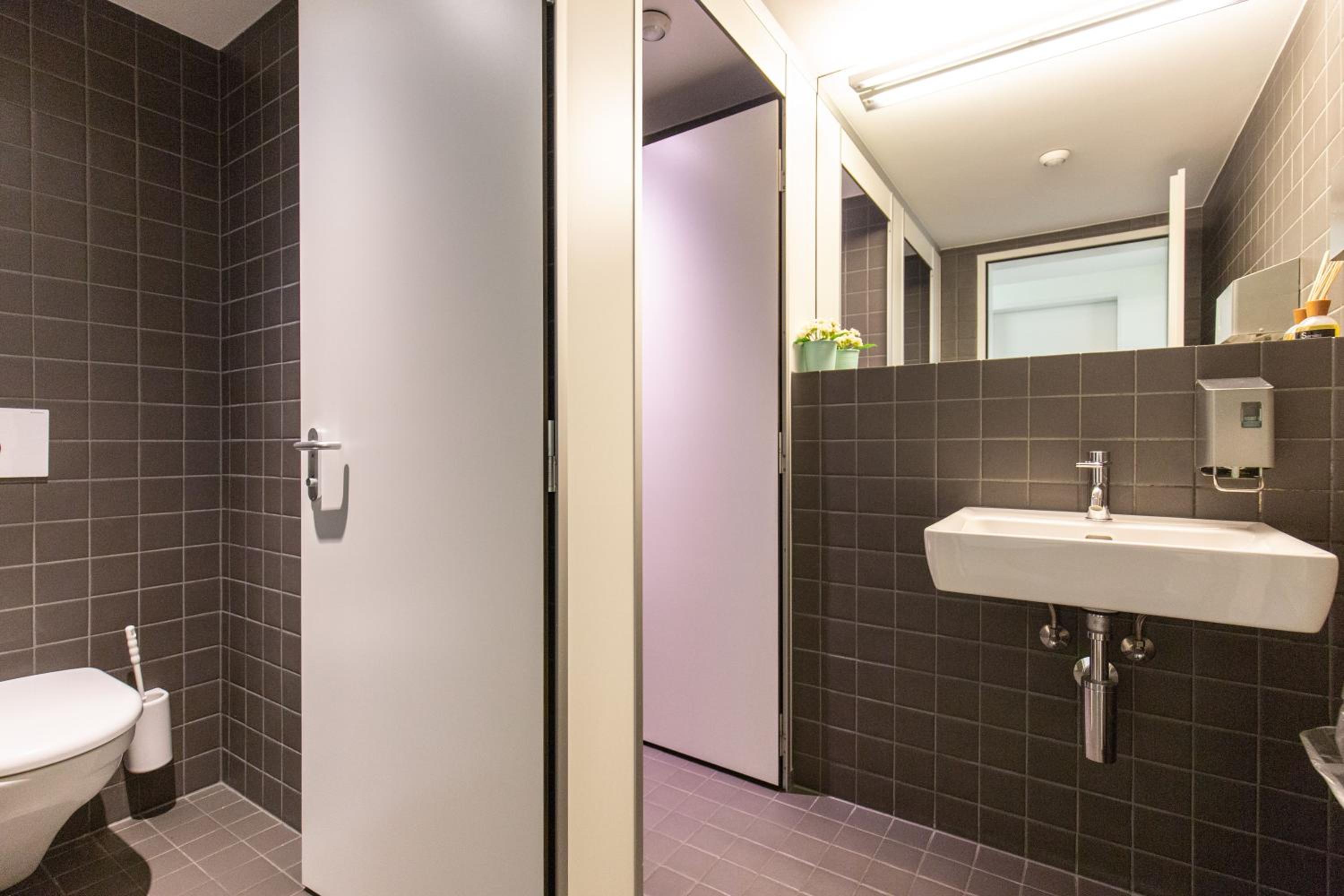 Capsule Hotel by Hyve Basel City