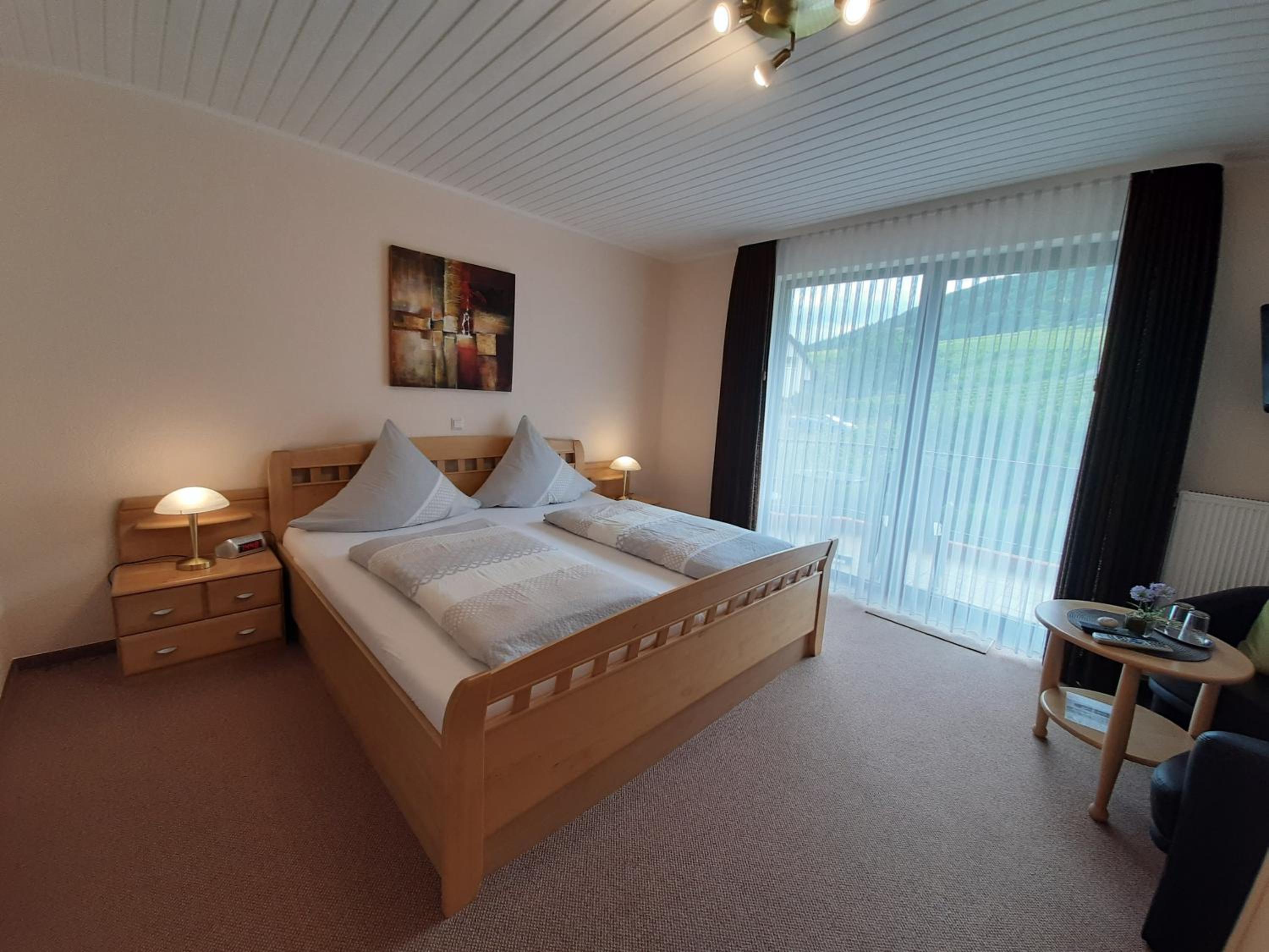 Haus Weingarten APPARTEMENTS-ZIMMER