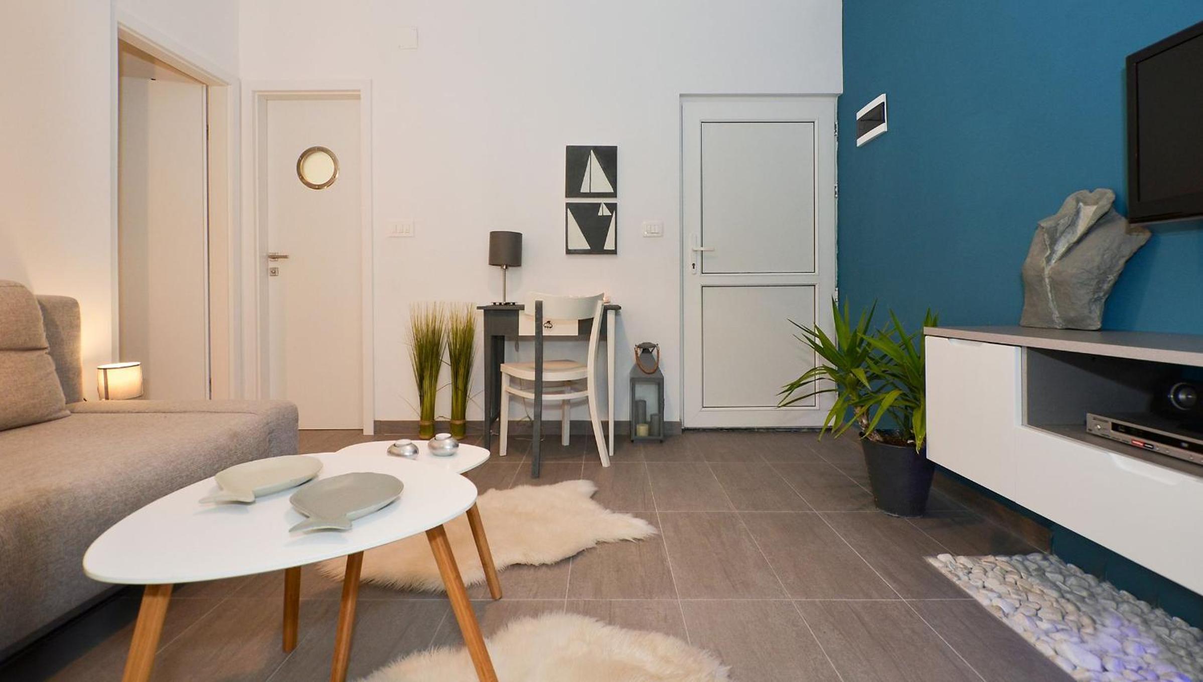 MarineBlue Apartment
