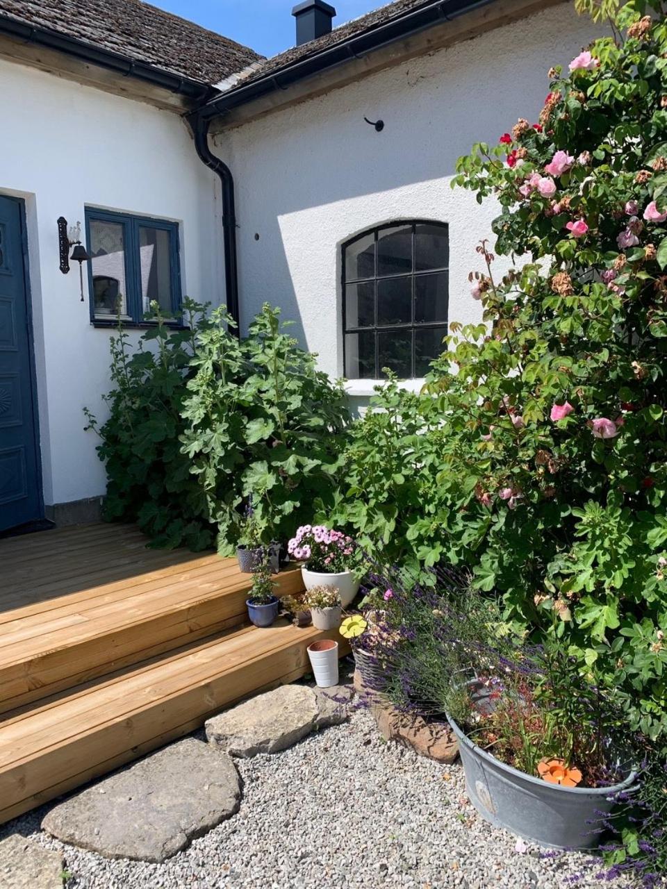 Rävåkra Bed & Breakfast
