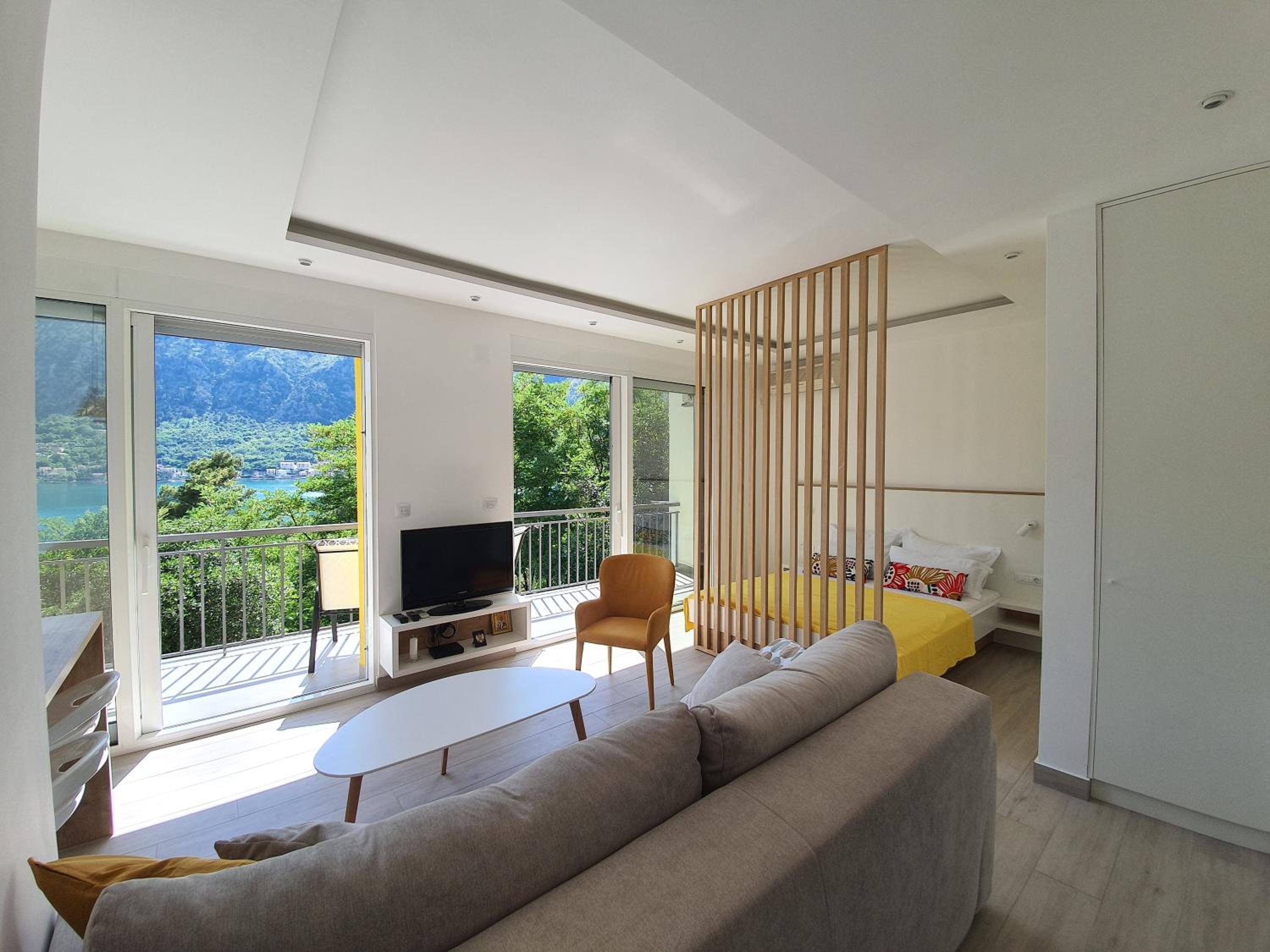 Viola lux apartments view 3