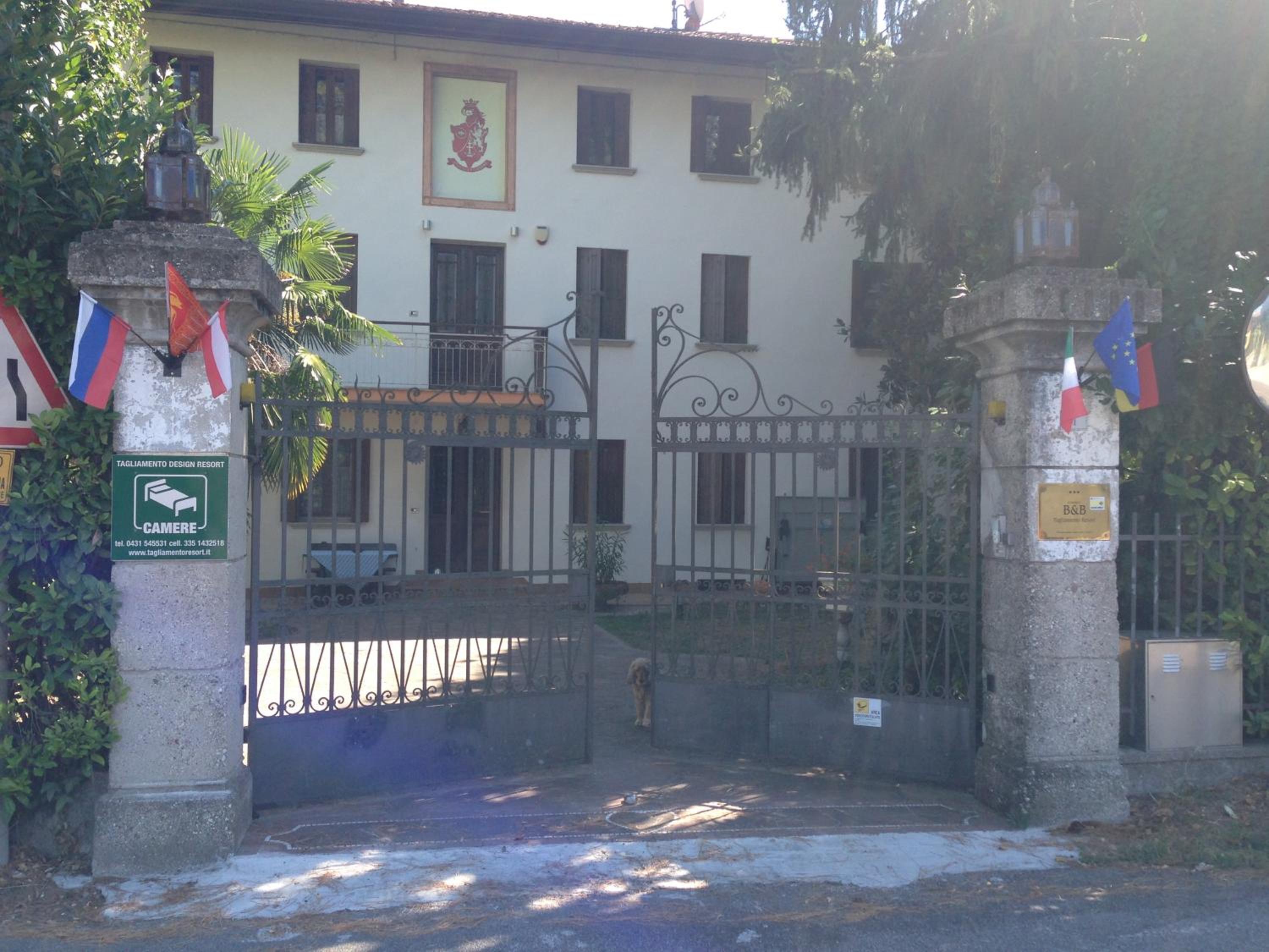 my club Italia view 3