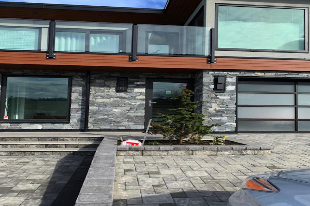 Otter Grotto 1 bed suite - Oceanfront Relaxation