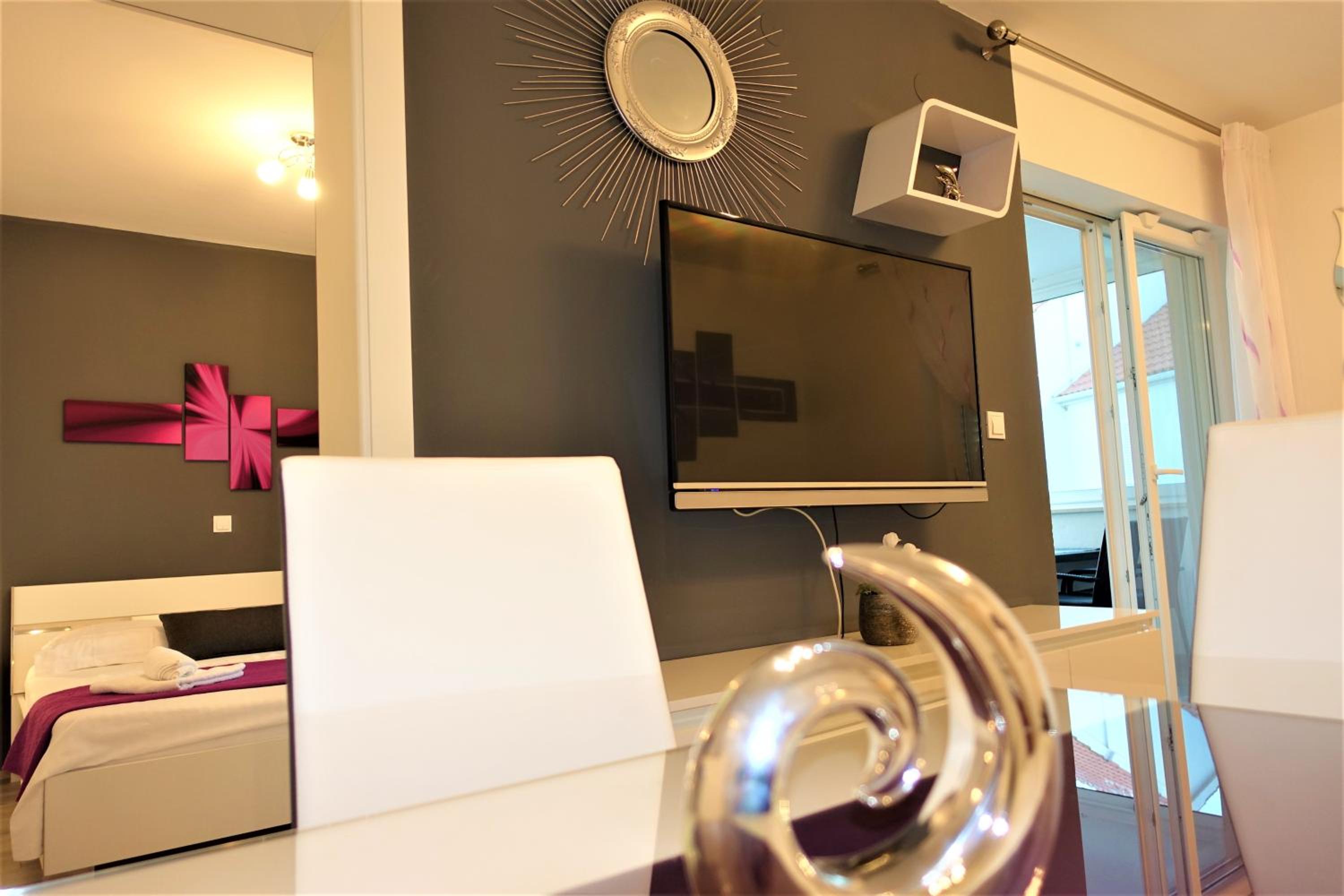 New and modern apartment Karavona Bol
