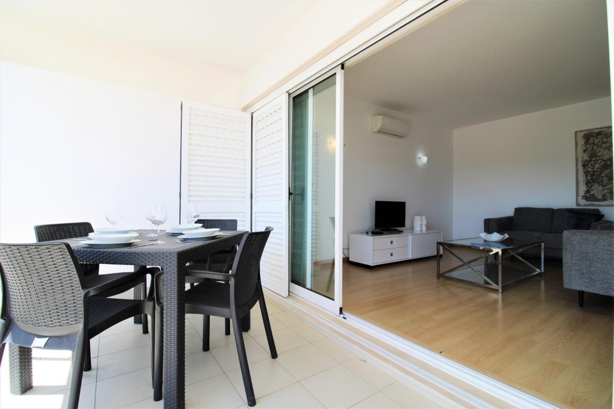 Lagos Marina Apartment II view 3