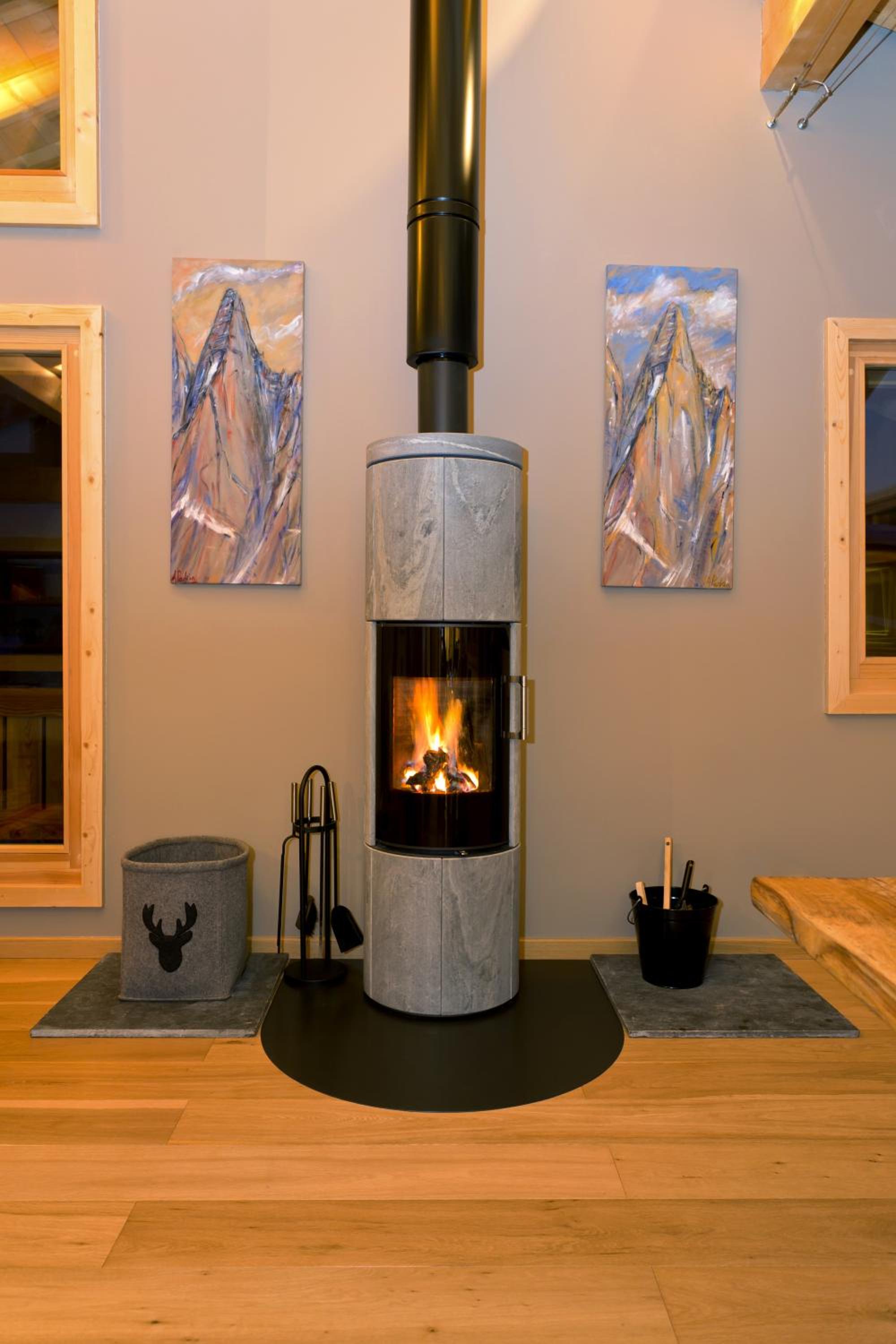 Chalet Isabelle Mountain lodge 5 star 5 bedroom en suite sauna jacuzzi view 4