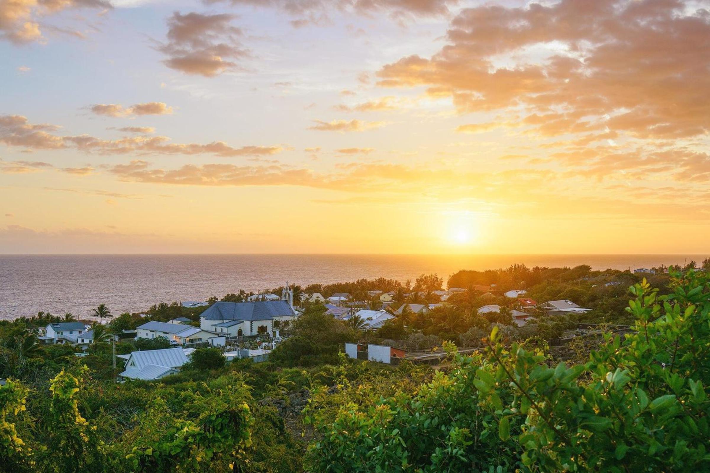 Villa REVE AUSTRAL, classée 3 étoiles, avec piscine et vue sur mer pour 6 personnes