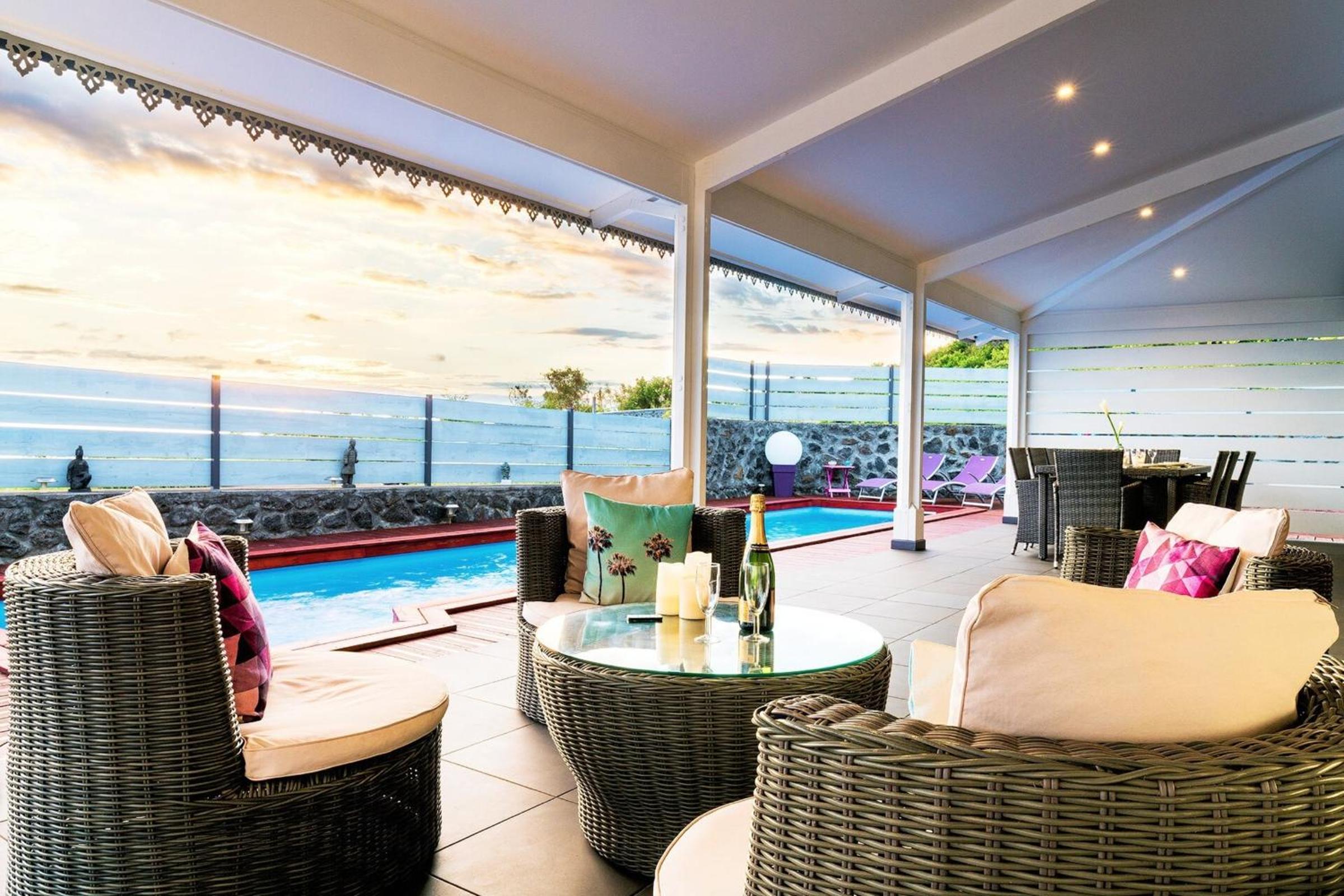 Villa REVE AUSTRAL, classée 3 étoiles, avec piscine et vue sur mer pour 6 personnes