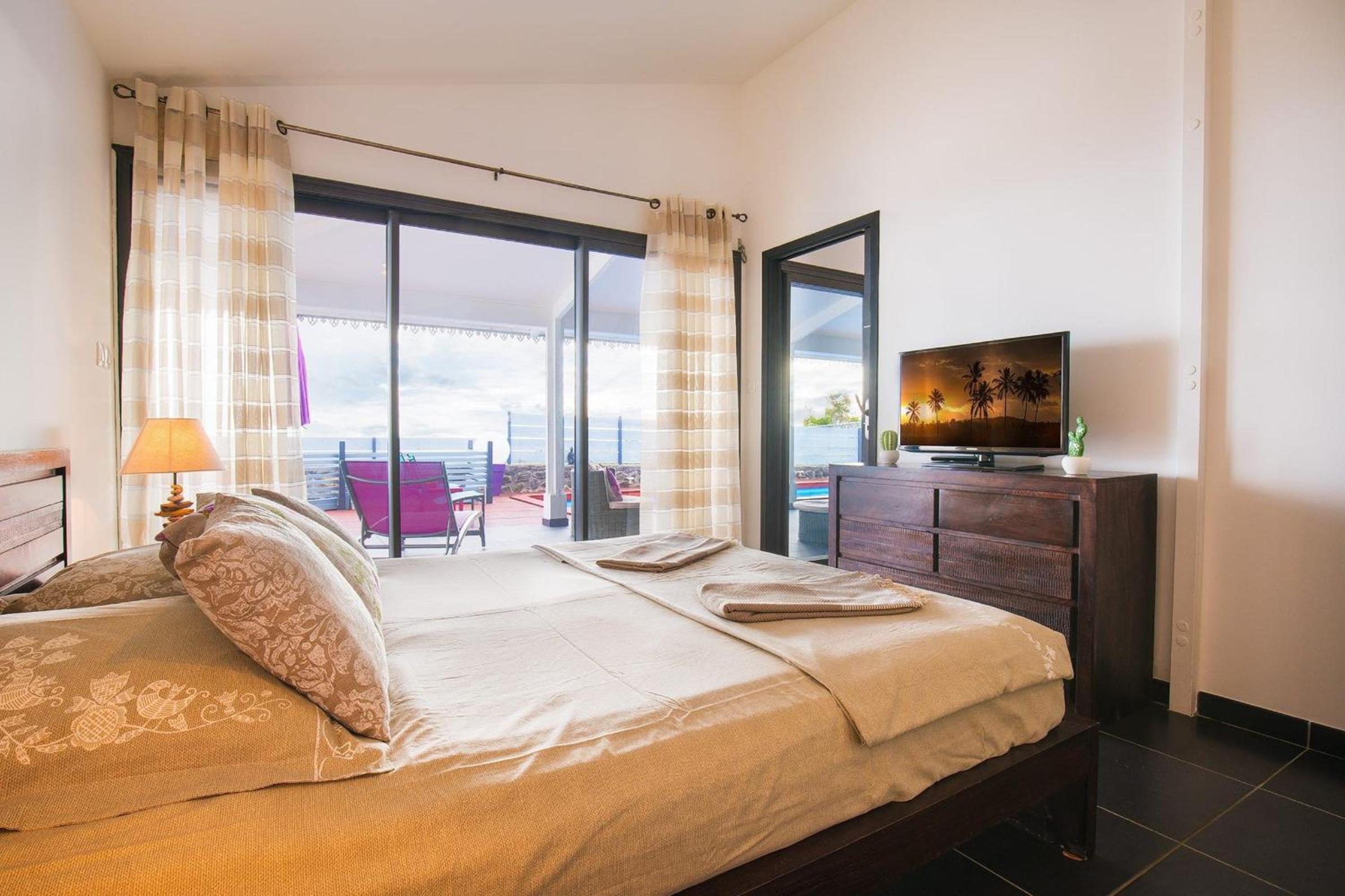 Villa REVE AUSTRAL, classée 3 étoiles, avec piscine et vue sur mer pour 6 personnes
