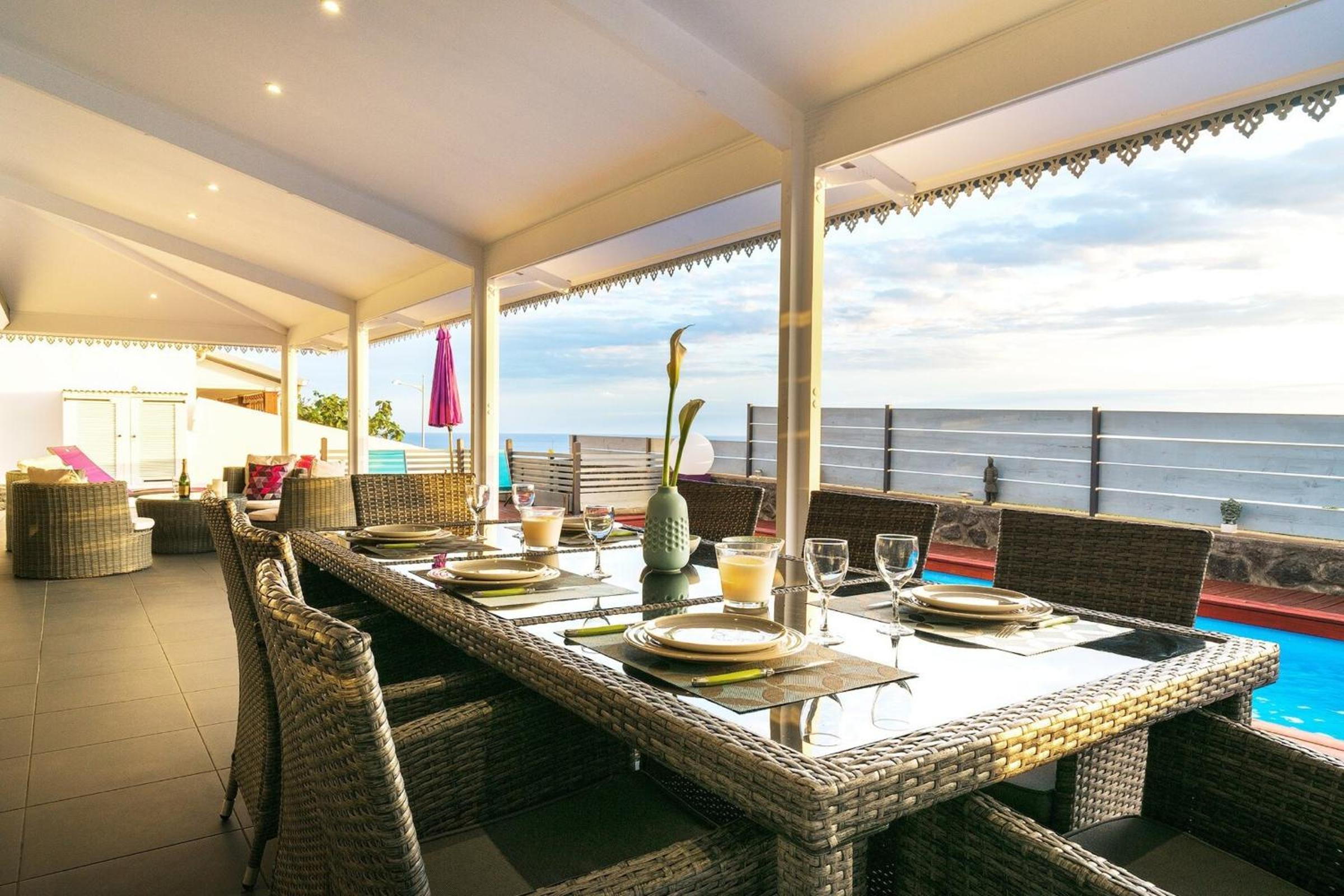 Villa REVE AUSTRAL, classée 3 étoiles, avec piscine et vue sur mer pour 6 personnes