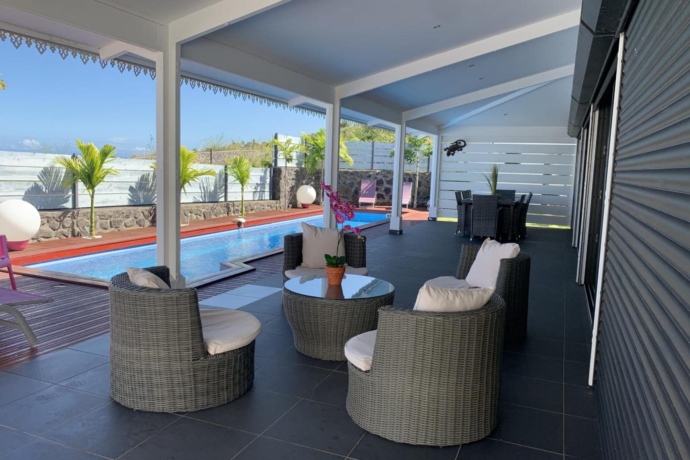 Villa REVE AUSTRAL, classée 3 étoiles, avec piscine et vue sur mer pour 6 personnes