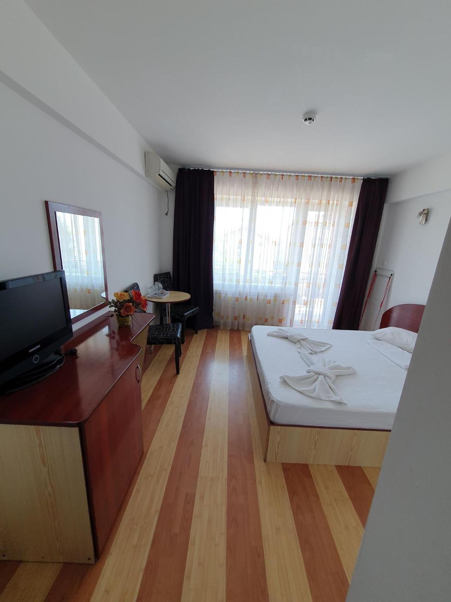 Photo 7