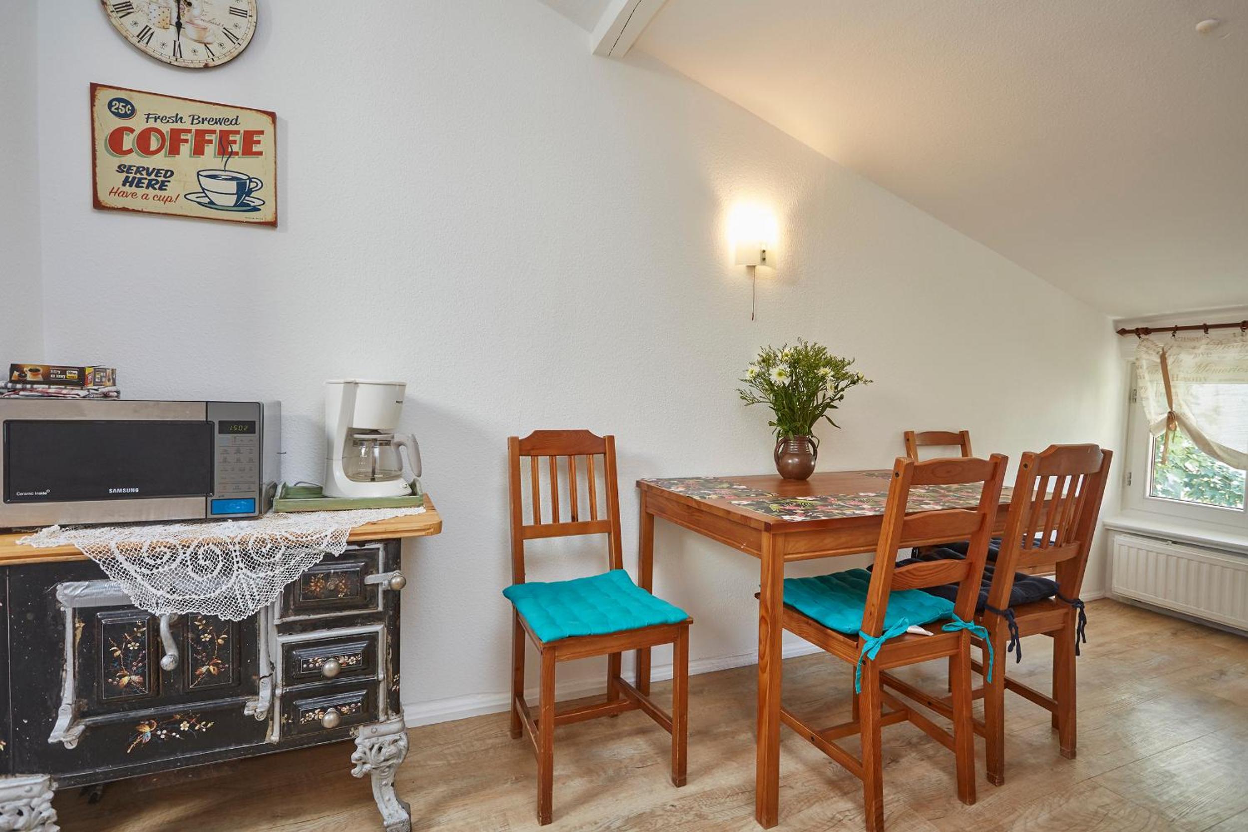 Apartament ze słoneczną werandą -250 m do plaży