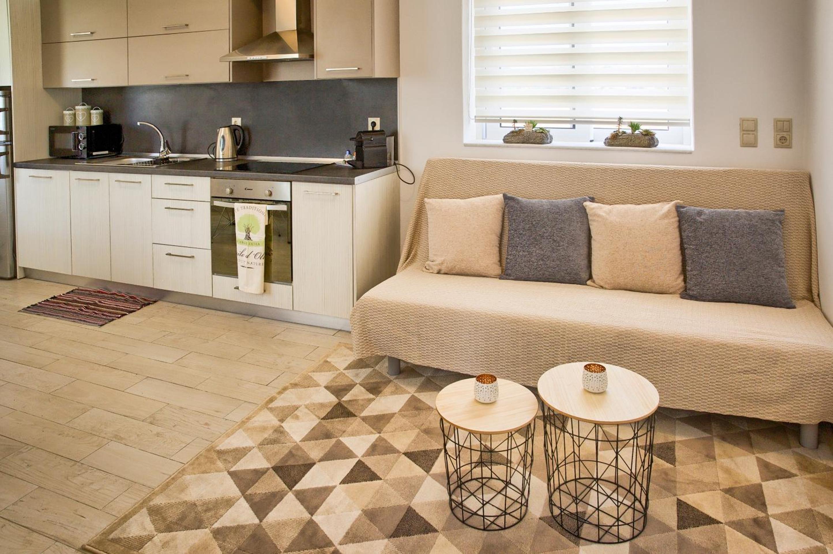 G&K Stone Suites