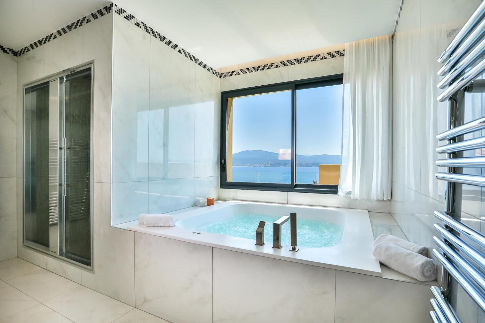 Jacuzzi