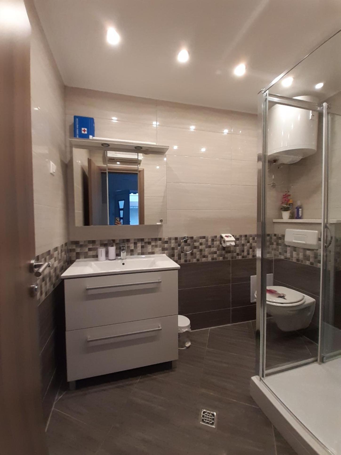 Apartment Lucky with Jacuzzi view 2