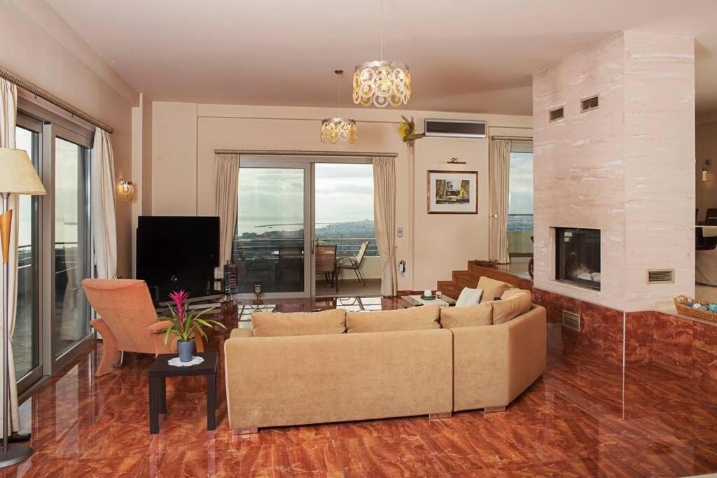 Modern Luxury Villa with Pool, just 5min to sea view 4