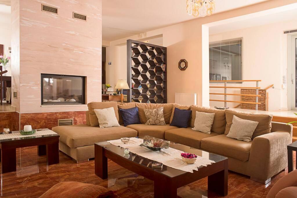 Modern Luxury Villa with Pool, just 5min to sea view 5