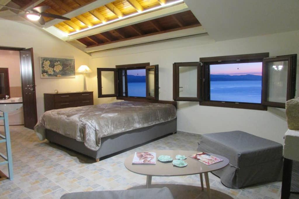 The House with the Cave photo 3