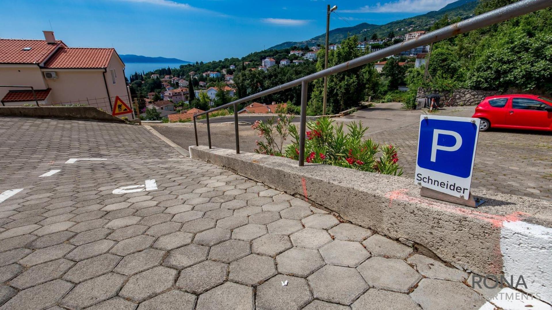 Rona Spacious apartment with a panoramic view view 2